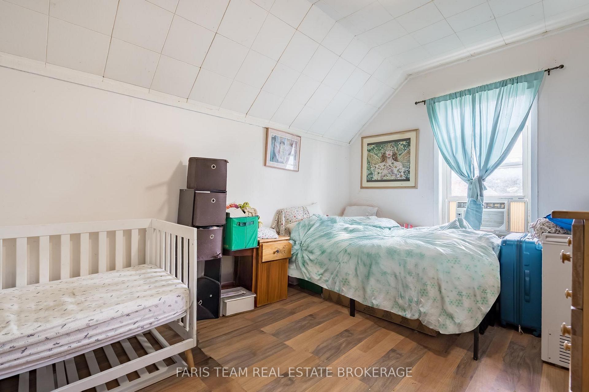 Photo 8 of 116 Albert Street S, Orillia — HOMEH