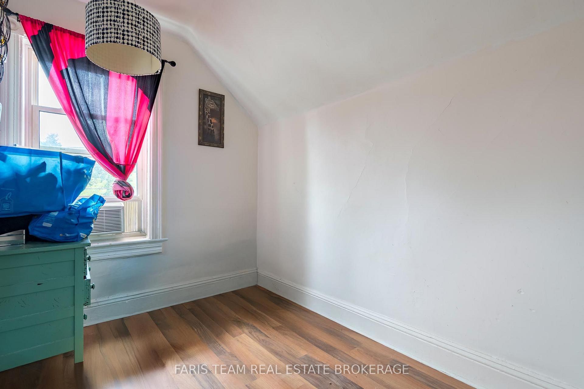 Photo 9 of 116 Albert Street S, Orillia — HOMEH