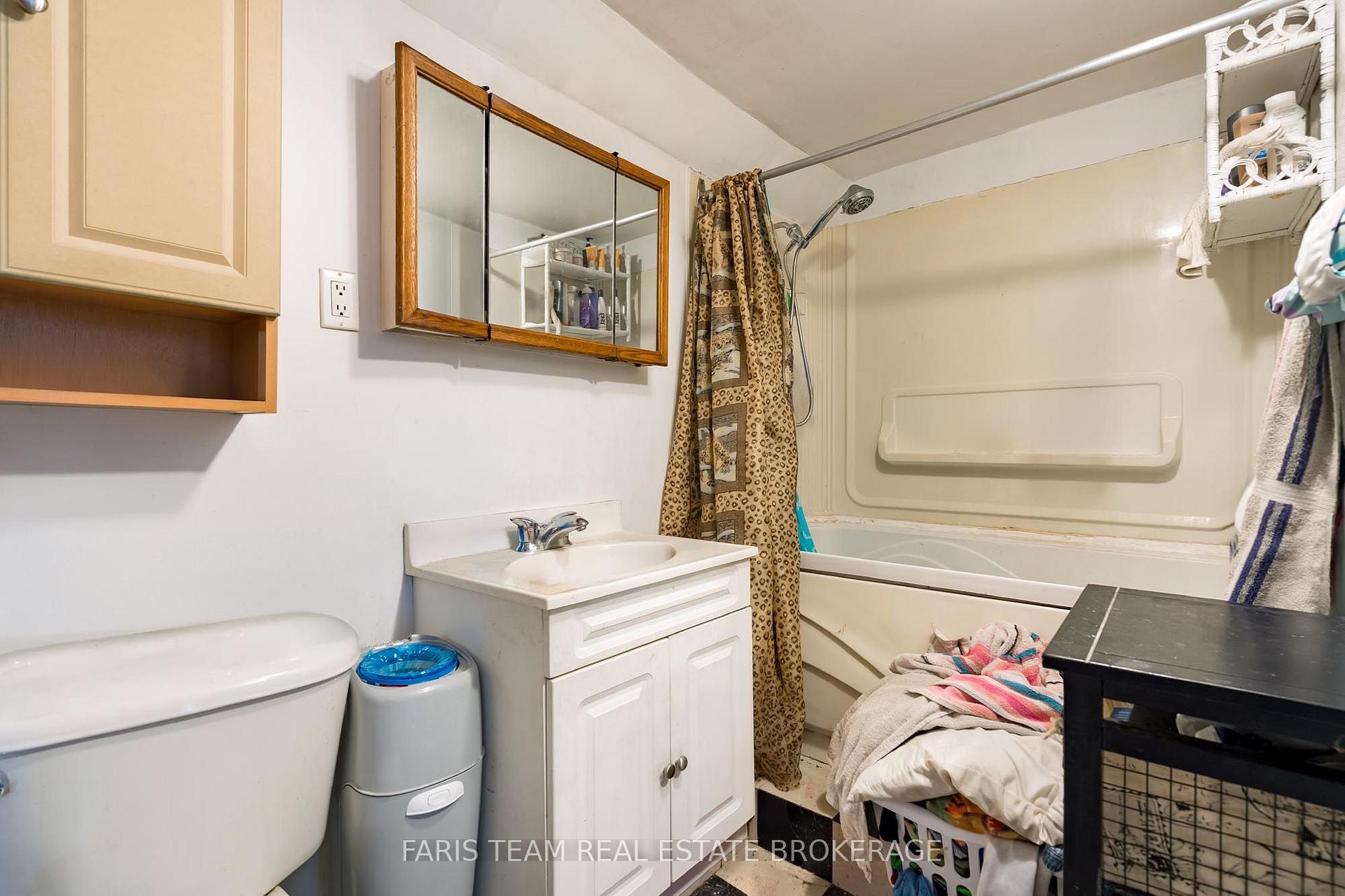Photo 10 of 116 Albert Street S, Orillia — HOMEH