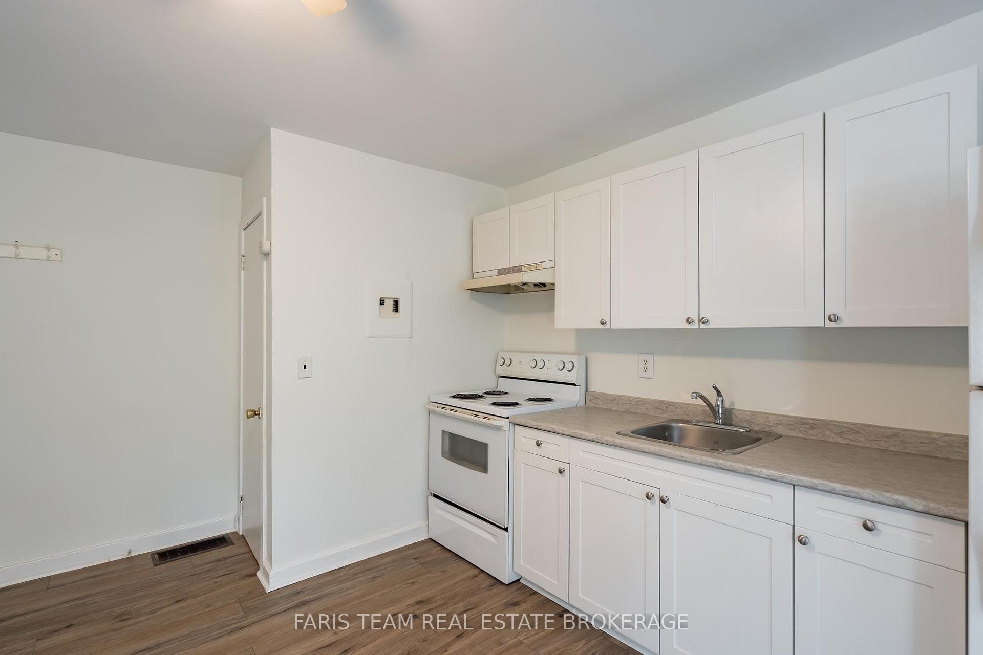 Photo 12 of 116 Albert Street S, Orillia — HOMEH