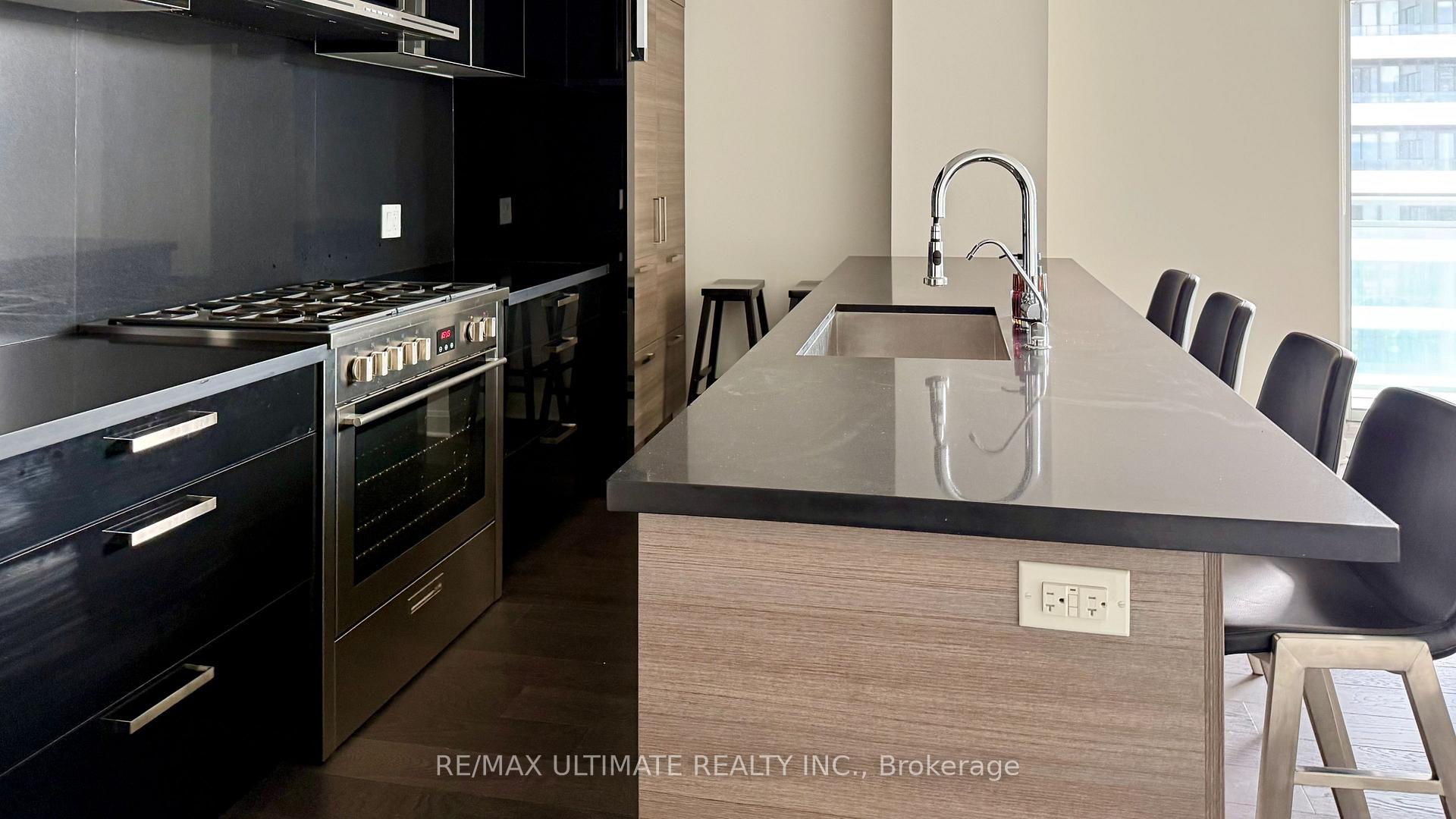 Photo 3 of Unit 3901, 33 Shore Breeze Drive, Etobicoke, Mimico — HOMEH