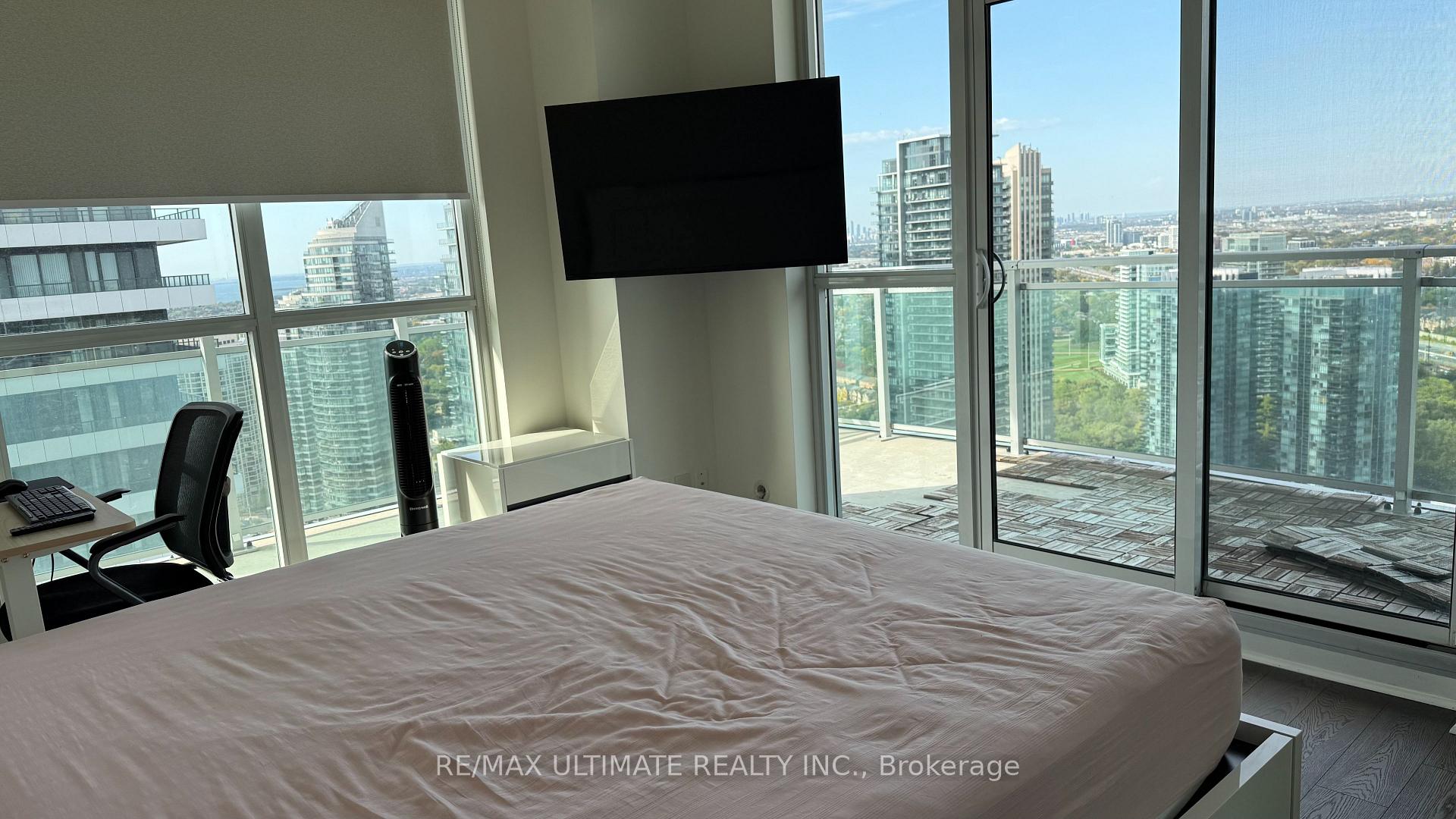 Photo 18 of Unit 3901, 33 Shore Breeze Drive, Etobicoke, Mimico — HOMEH