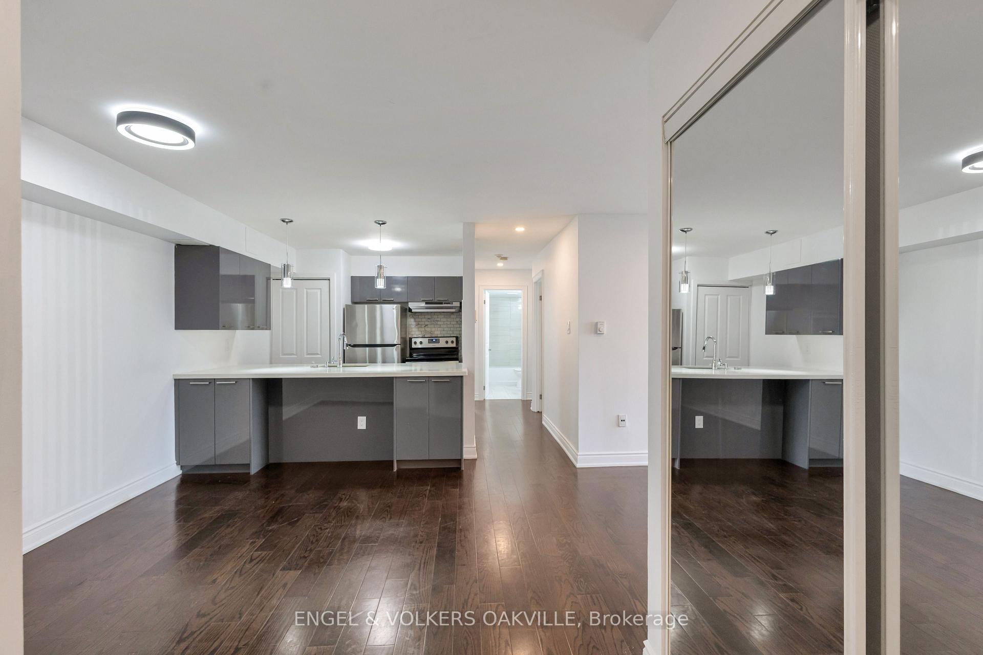 Photo 4 of Unit 712, 1450 Glen Abbey Gate, Oakville, Glen Abbey — HOMEH