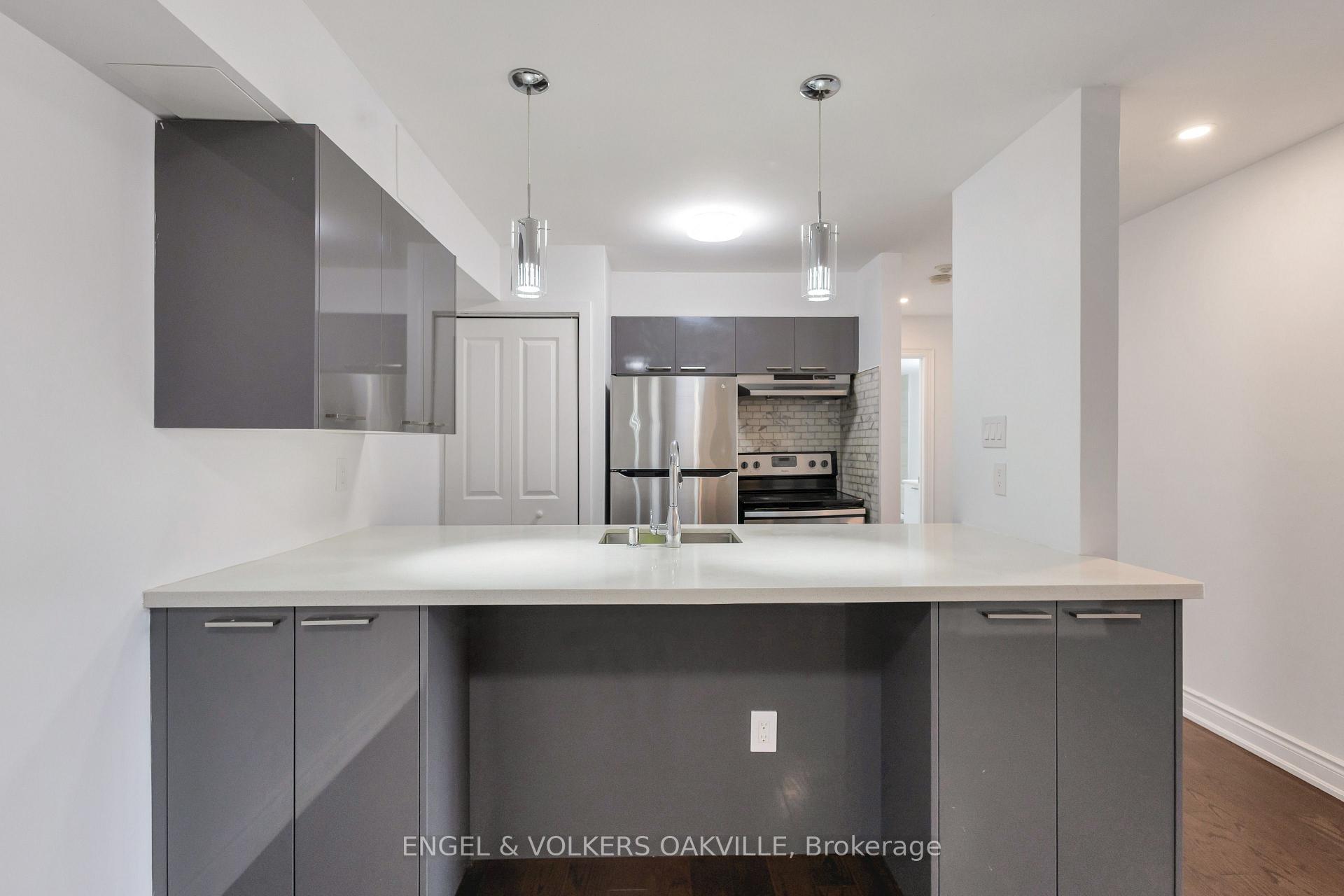 Photo 6 of Unit 712, 1450 Glen Abbey Gate, Oakville, Glen Abbey — HOMEH