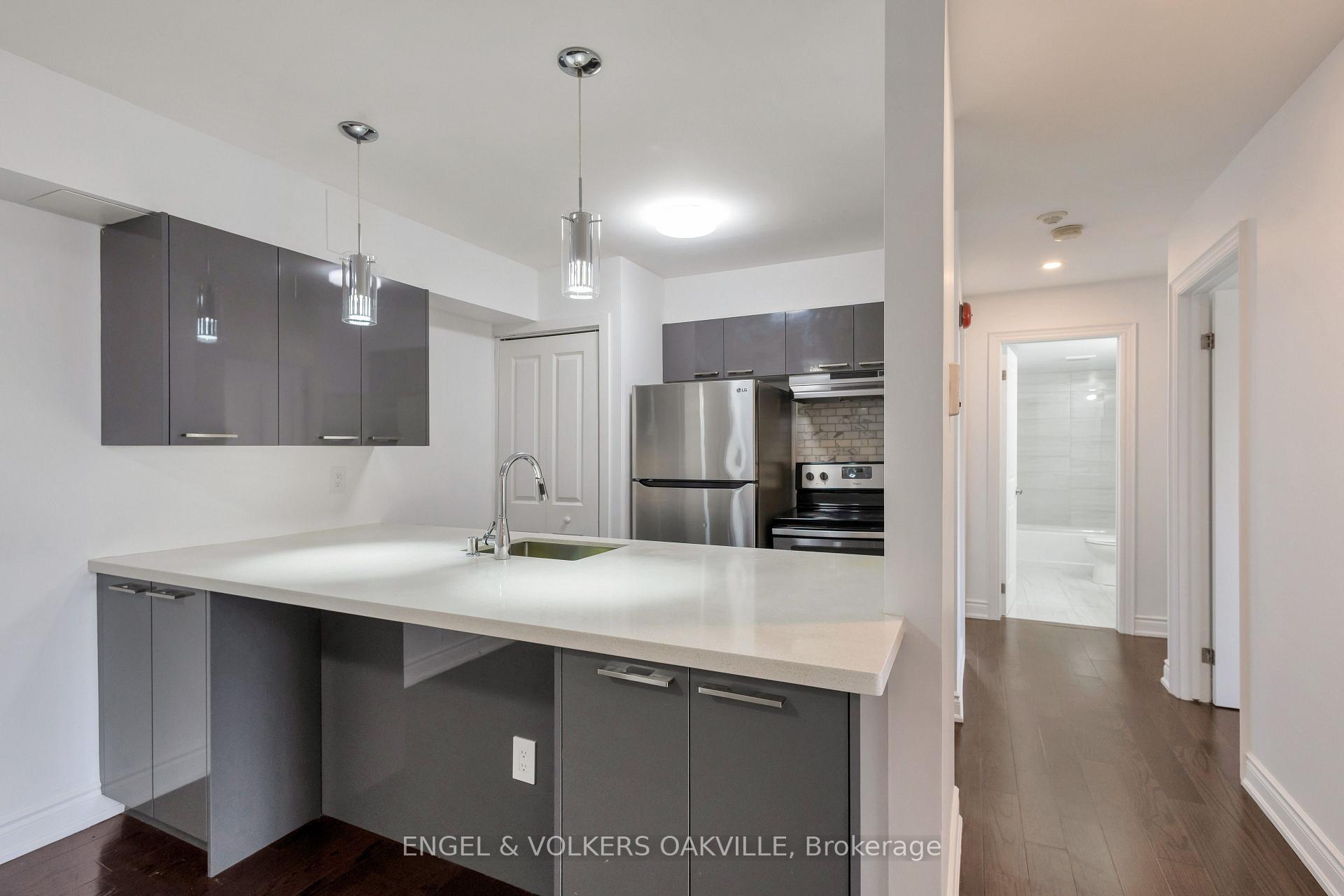 Photo 7 of Unit 712, 1450 Glen Abbey Gate, Oakville, Glen Abbey — HOMEH