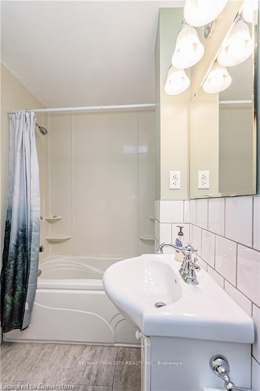 Photo 9 of 15 Greenbrook Drive, Kitchener — HOMEH