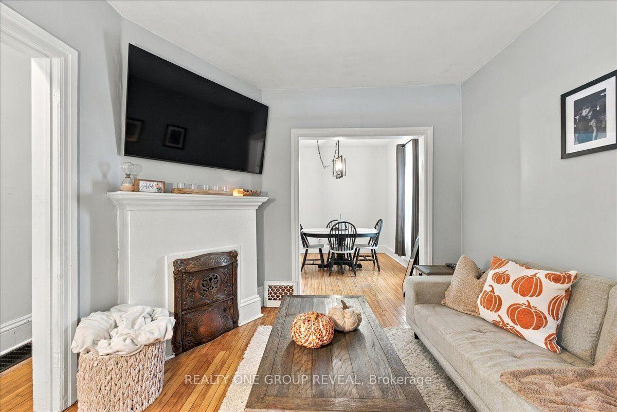 Photo 9 of 27 Ross Street, Barrie, City Centre — HOMEH