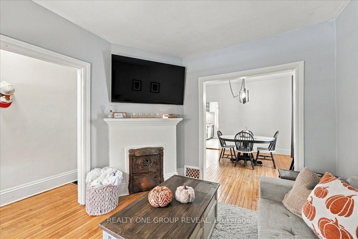 Photo 10 of 27 Ross Street, Barrie, City Centre — HOMEH