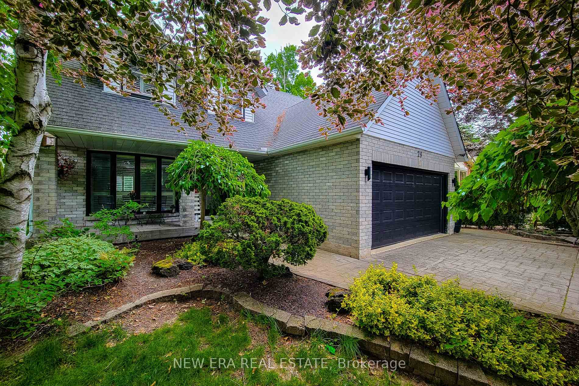 Photo 3 of 29 Woodside Square, Pelham, Fonthill — HOMEH
