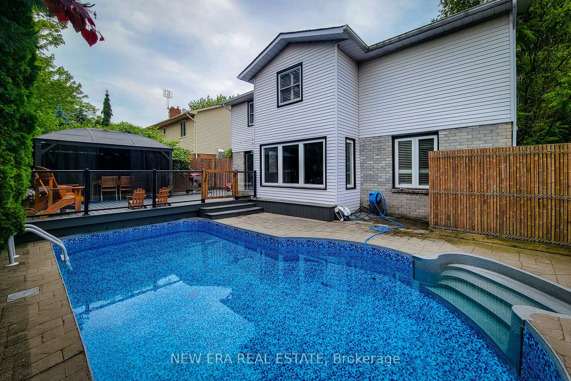 Photo 5 of 29 Woodside Square, Pelham, Fonthill — HOMEH