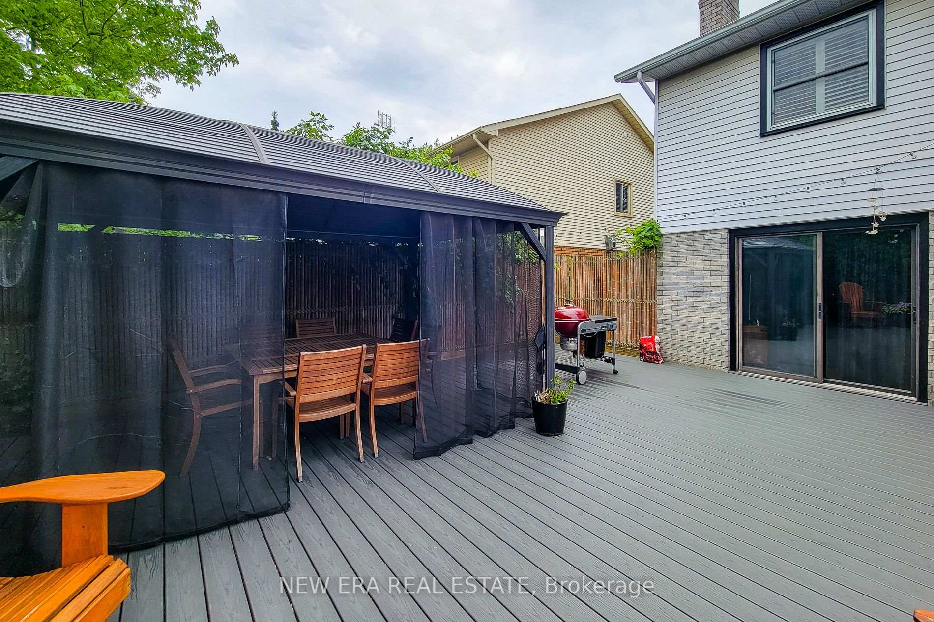 Photo 10 of 29 Woodside Square, Pelham, Fonthill — HOMEH