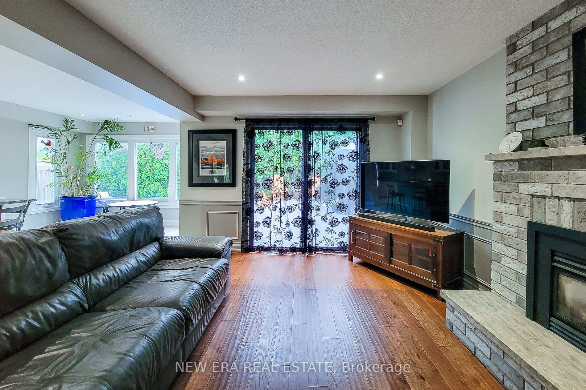 Photo 17 of 29 Woodside Square, Pelham, Fonthill — HOMEH