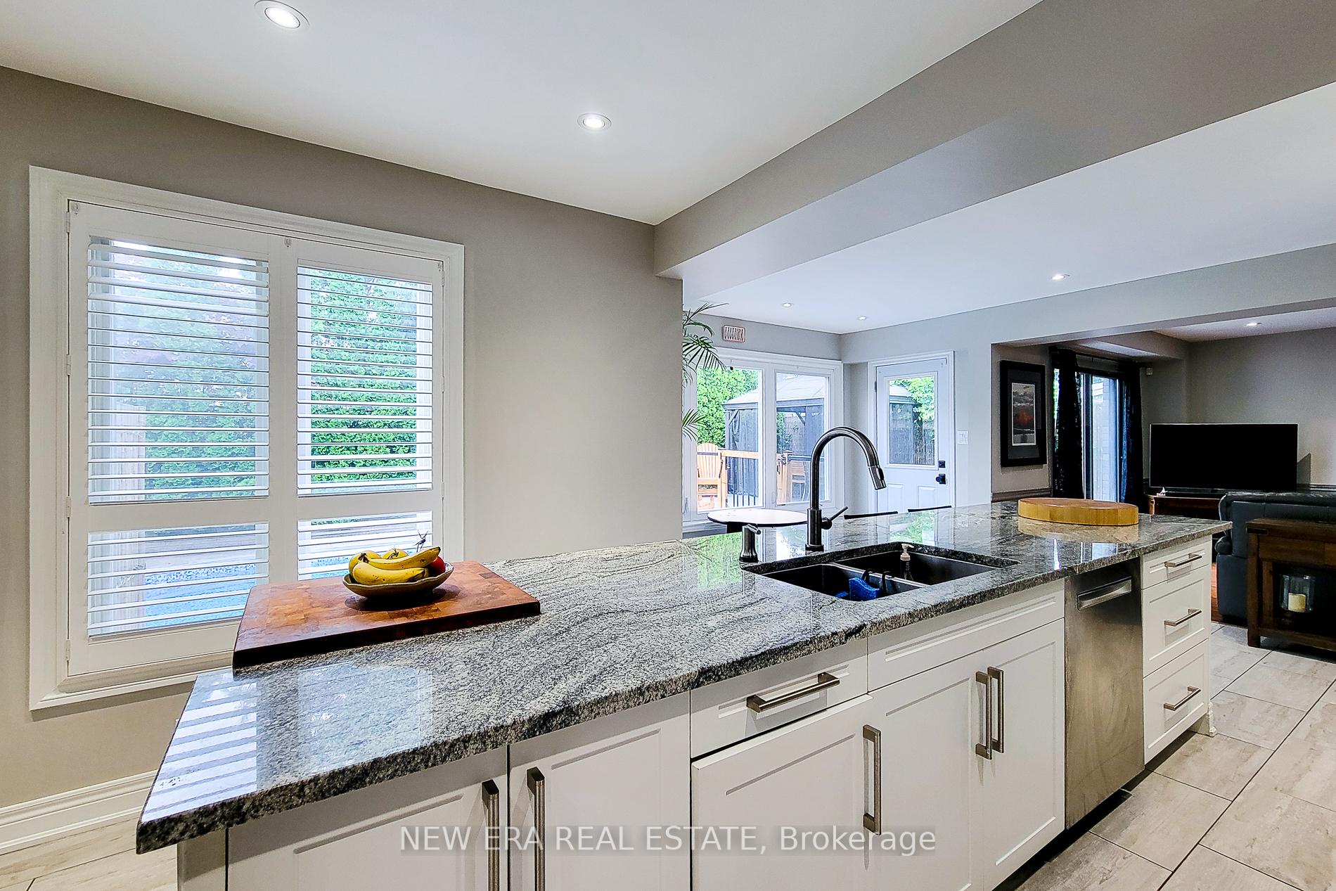 Photo 24 of 29 Woodside Square, Pelham, Fonthill — HOMEH