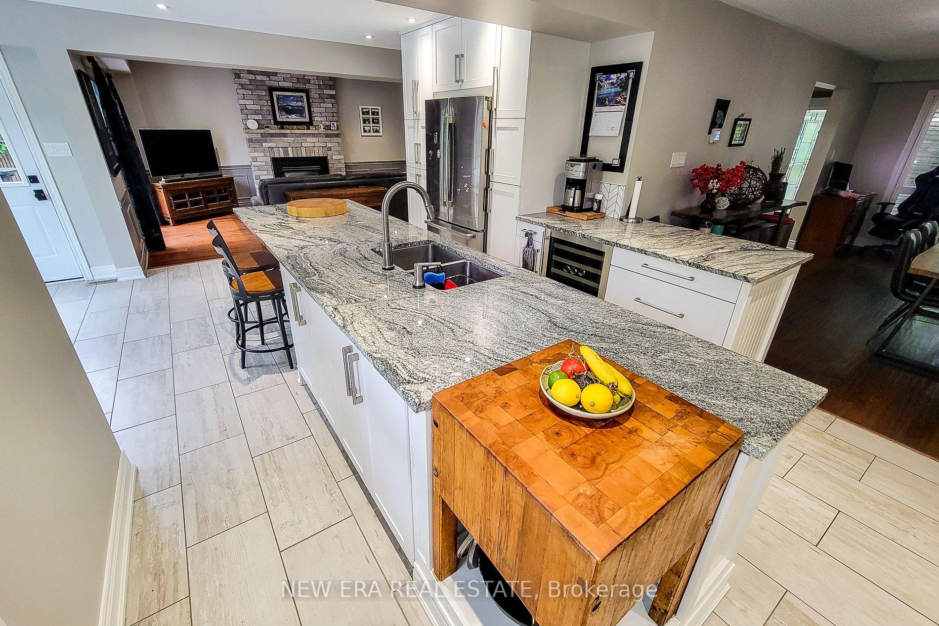 Photo 25 of 29 Woodside Square, Pelham, Fonthill — HOMEH