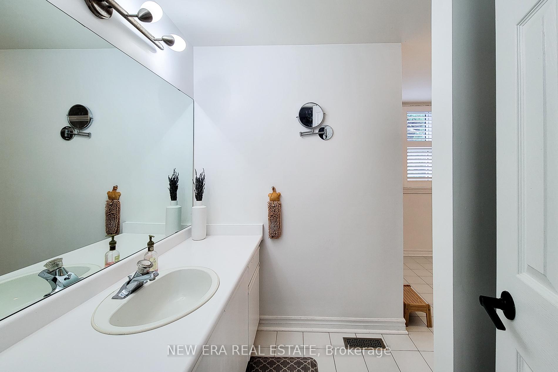 Photo 37 of 29 Woodside Square, Pelham, Fonthill — HOMEH