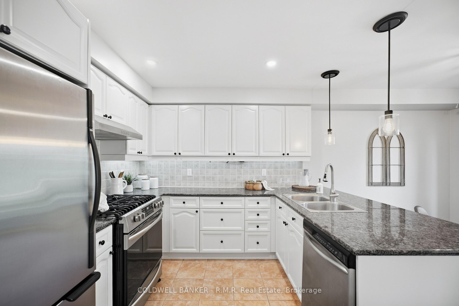 Photo 11 of 6 Merchants Avenue, Whitby, Williamsburg — HOMEH