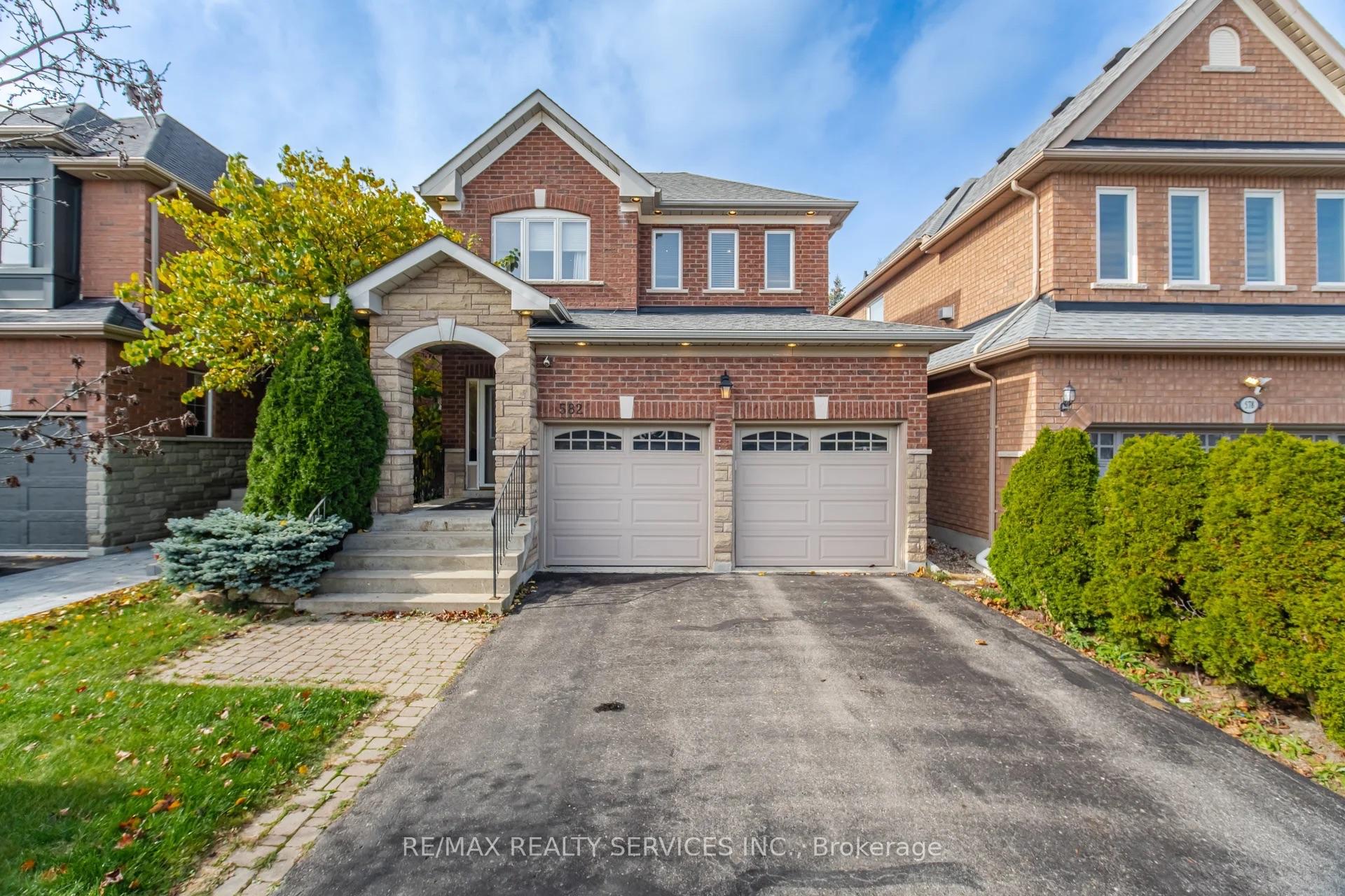 Photo 2 of 582 Plantation Gate, Newmarket, Summerhill Estates — HOMEH