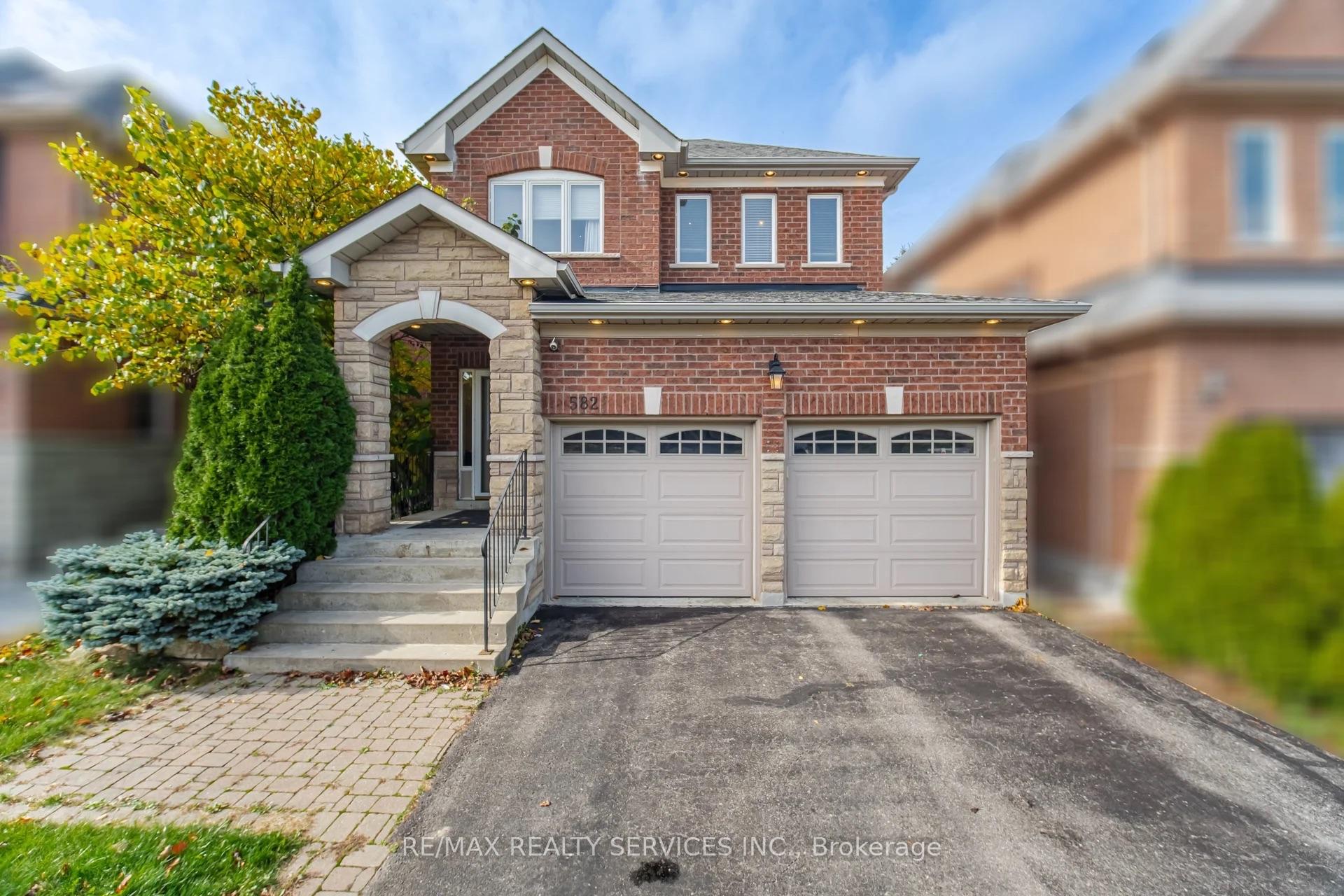 Photo 3 of 582 Plantation Gate, Newmarket, Summerhill Estates — HOMEH