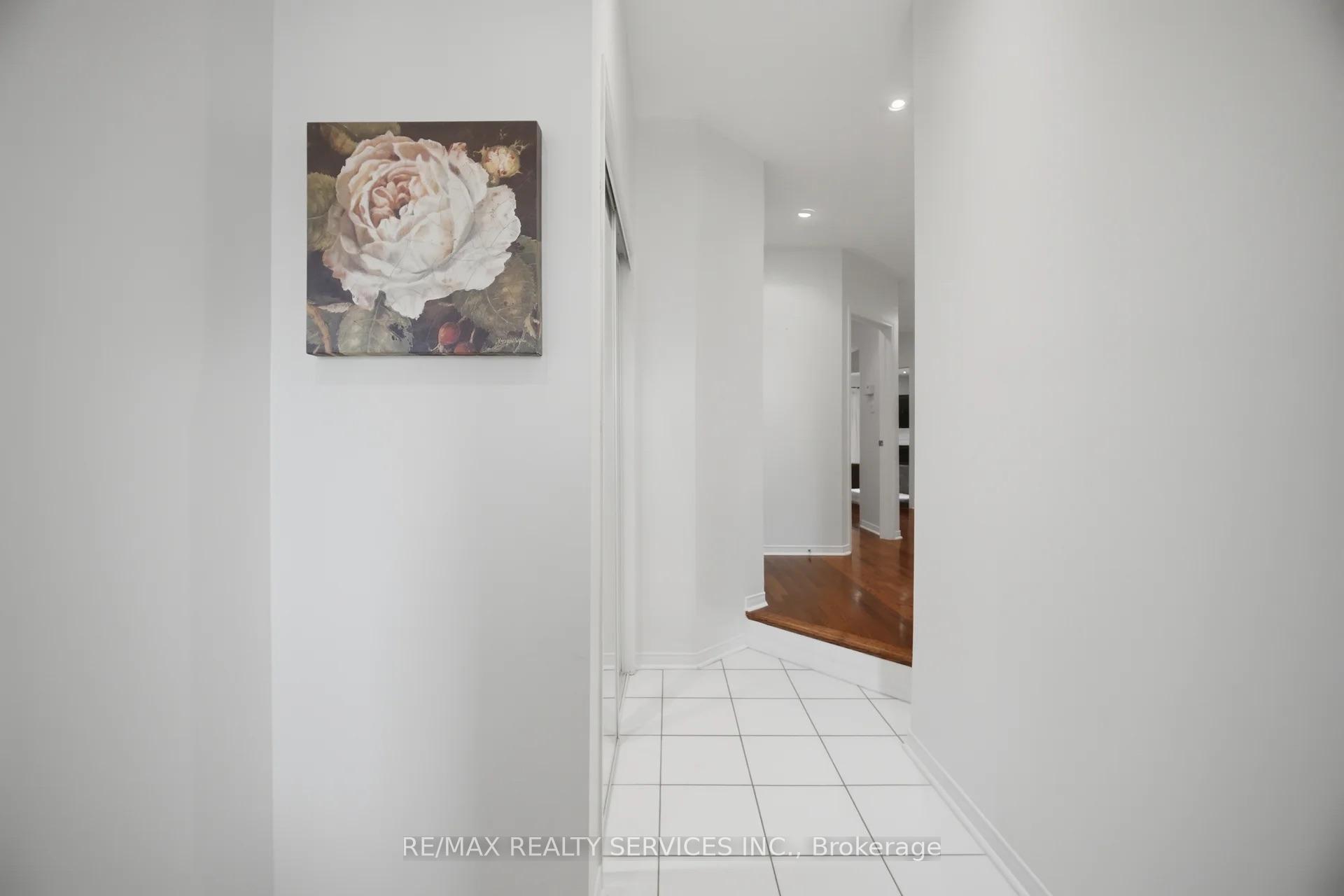 Photo 6 of 582 Plantation Gate, Newmarket, Summerhill Estates — HOMEH