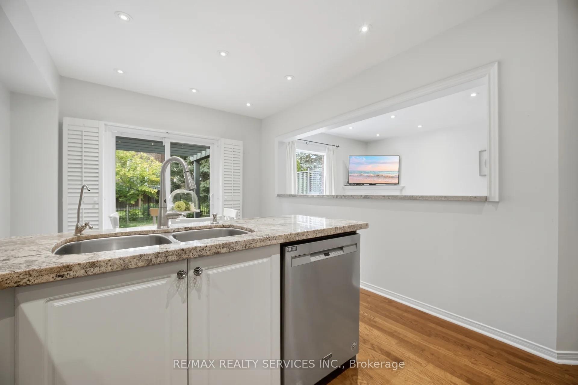 Photo 10 of 582 Plantation Gate, Newmarket, Summerhill Estates — HOMEH
