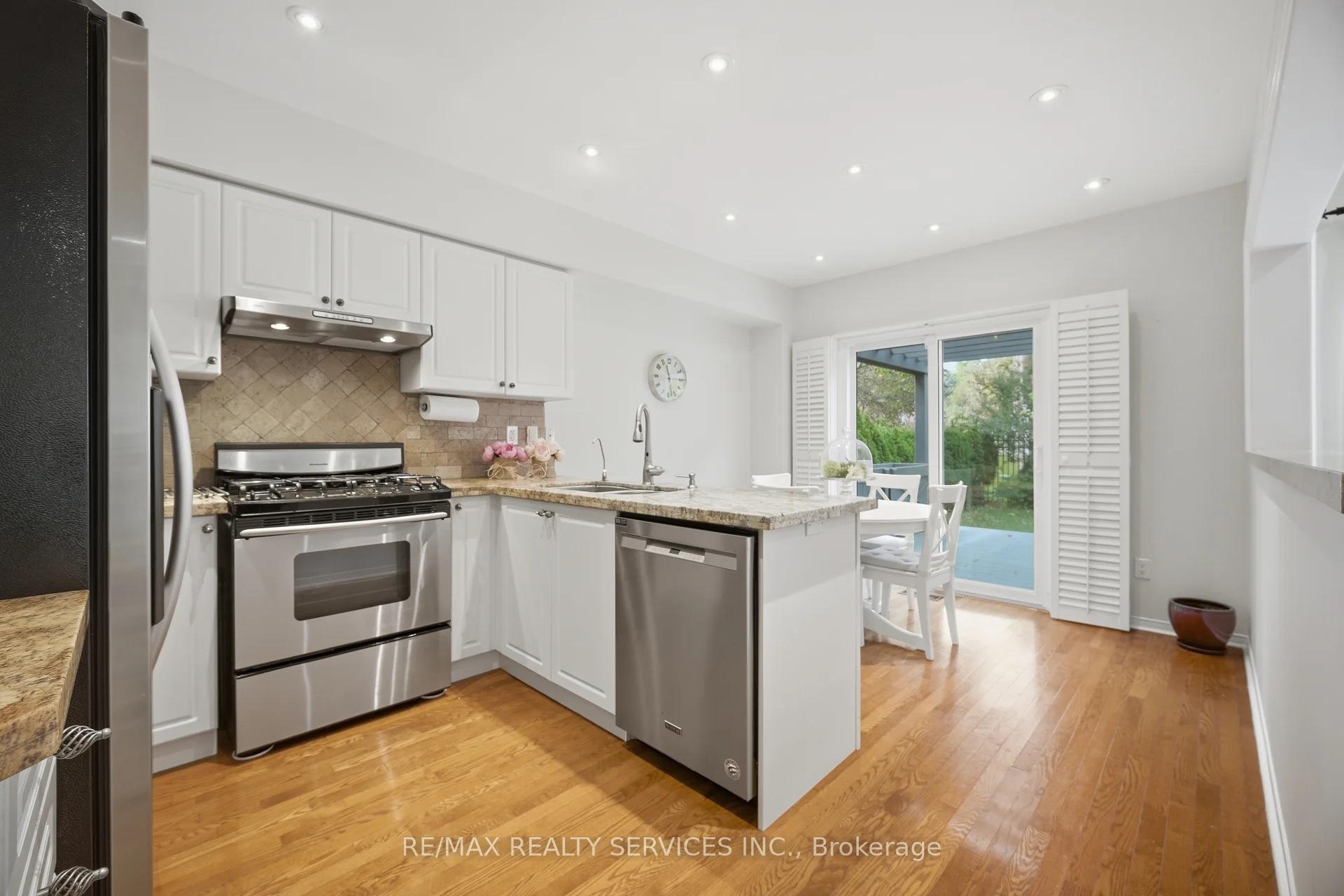Photo 11 of 582 Plantation Gate, Newmarket, Summerhill Estates — HOMEH