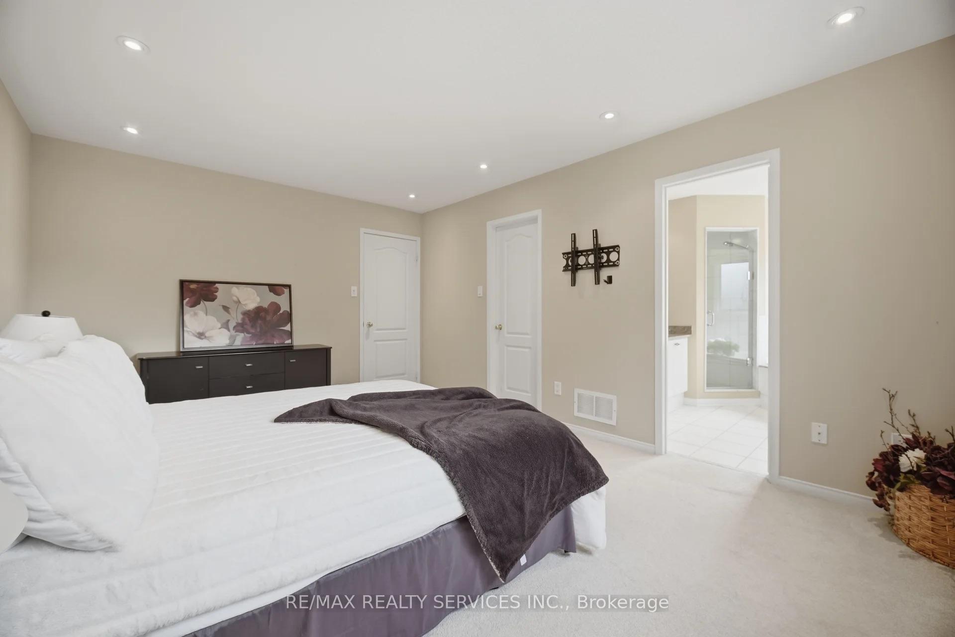Photo 23 of 582 Plantation Gate, Newmarket, Summerhill Estates — HOMEH