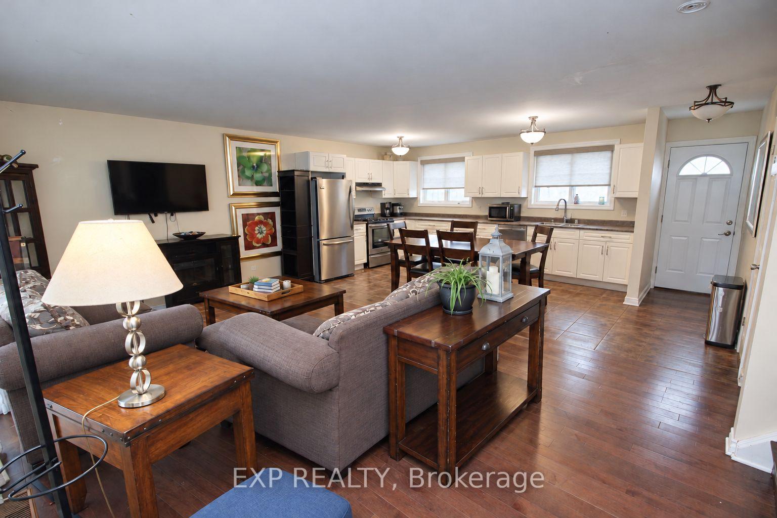 Photo 3 of 138 Baker Street, Kingston, Rideau — HOMEH