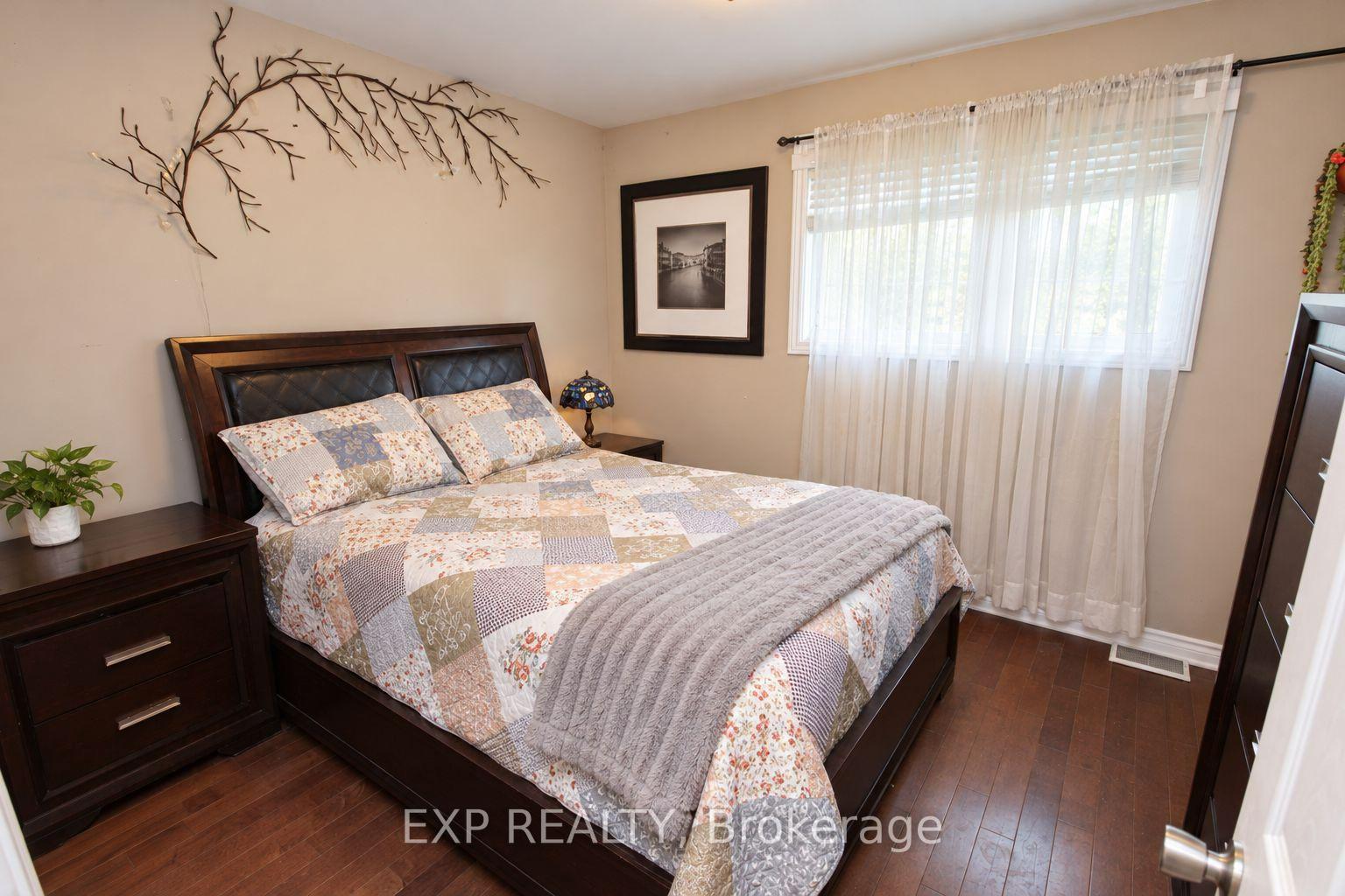 Photo 5 of 138 Baker Street, Kingston, Rideau — HOMEH