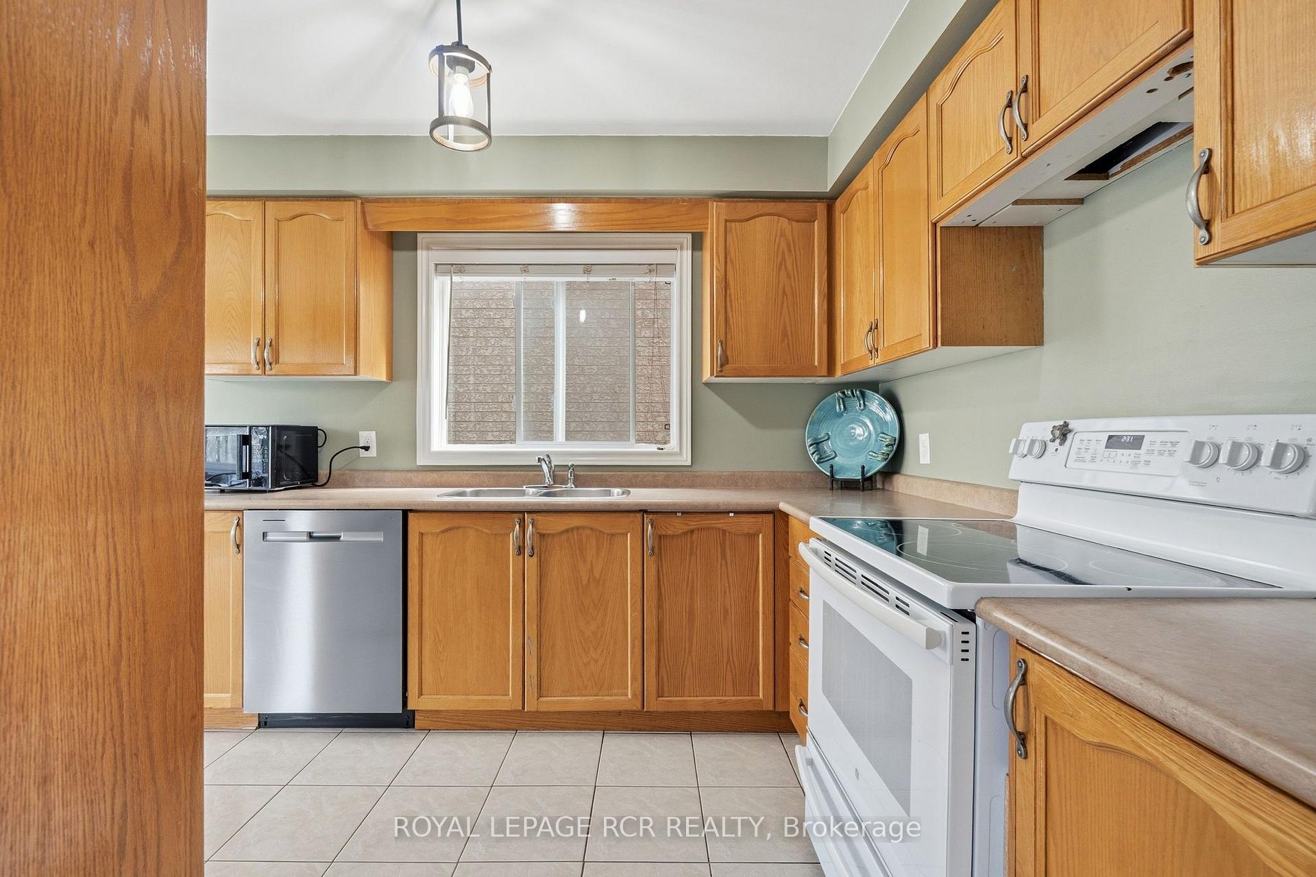 Photo 11 of 21 Cedargrove Road, Caledon, Bolton West — HOMEH