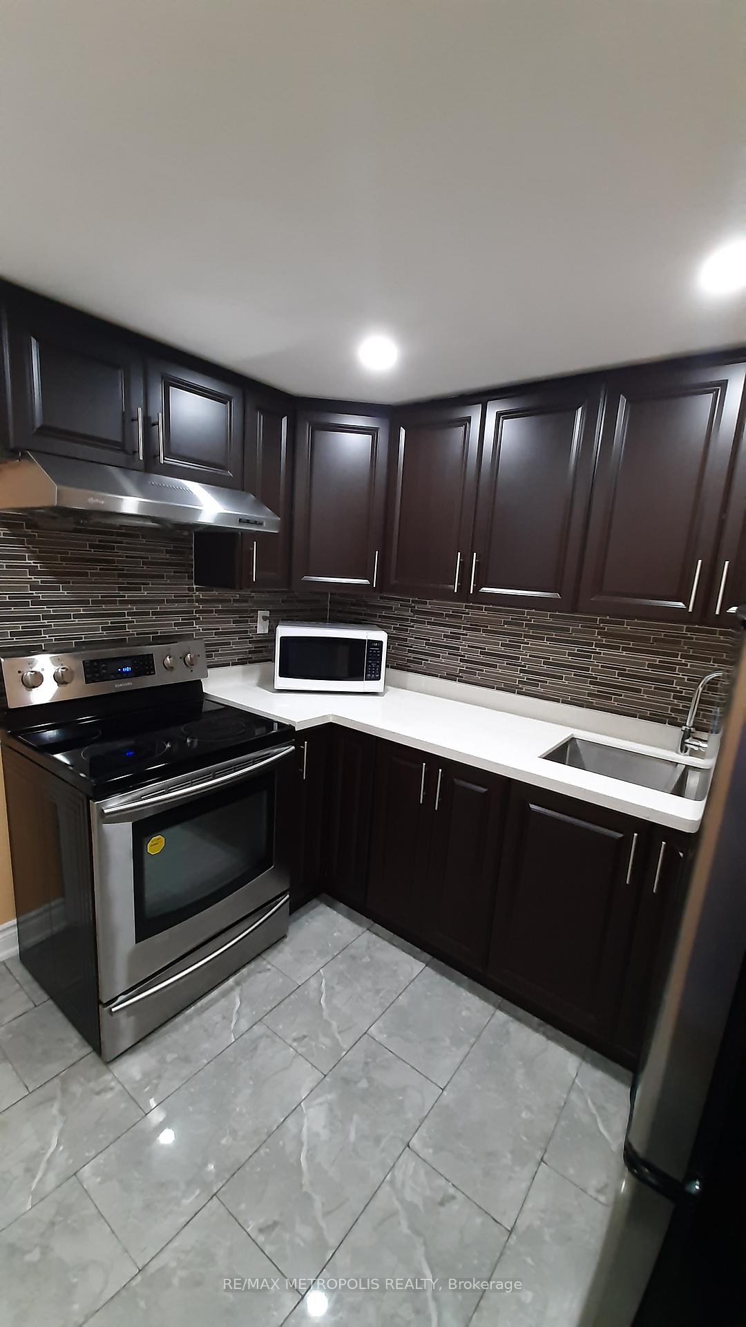 Photo 4 of Unit BSMT, 235 Hupfield Trail, Scarborough, Malvern — HOMEH