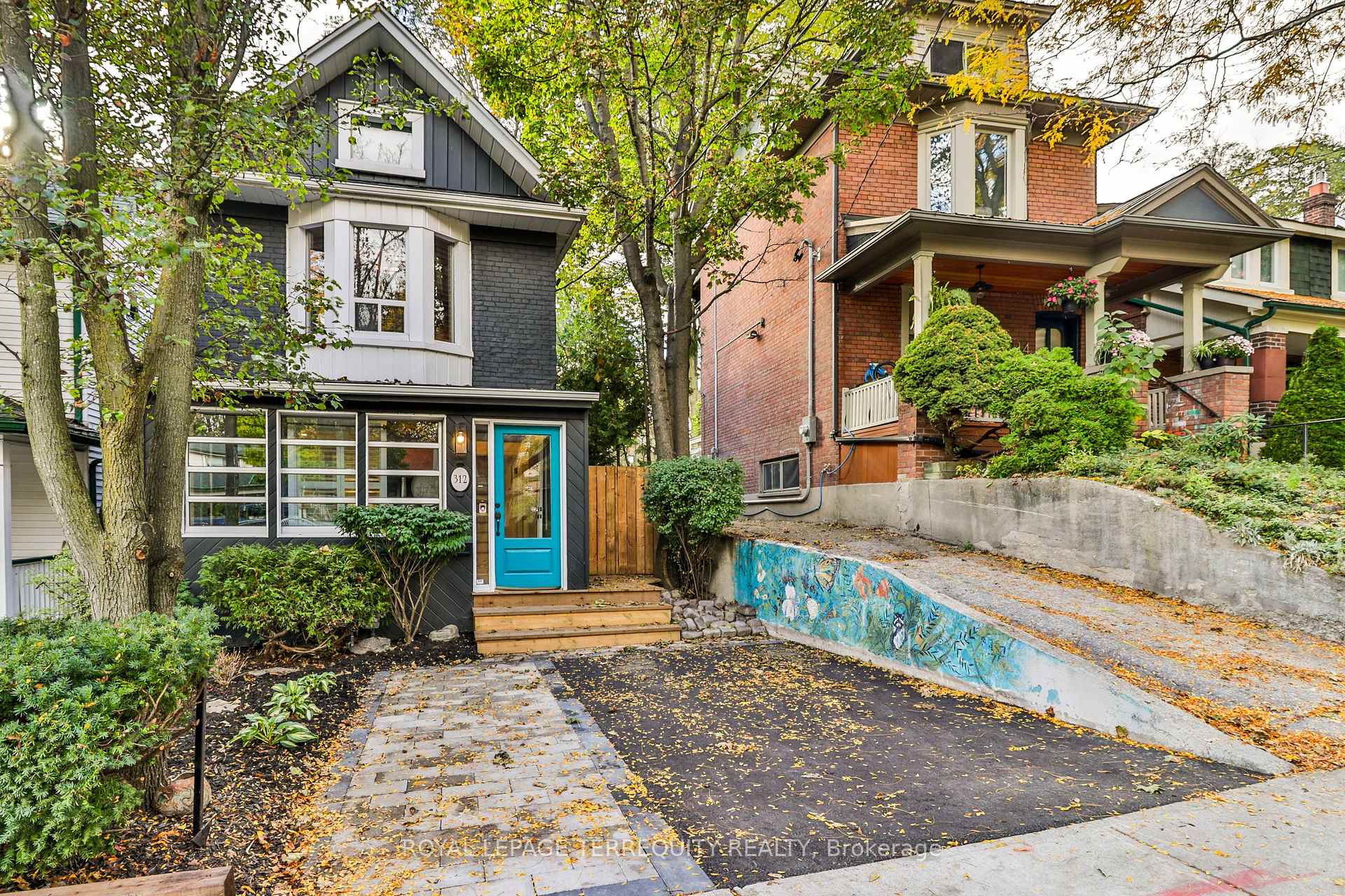 Photo 5 of 312 Kenilworth Avenue, Toronto, The Beaches — HOMEH