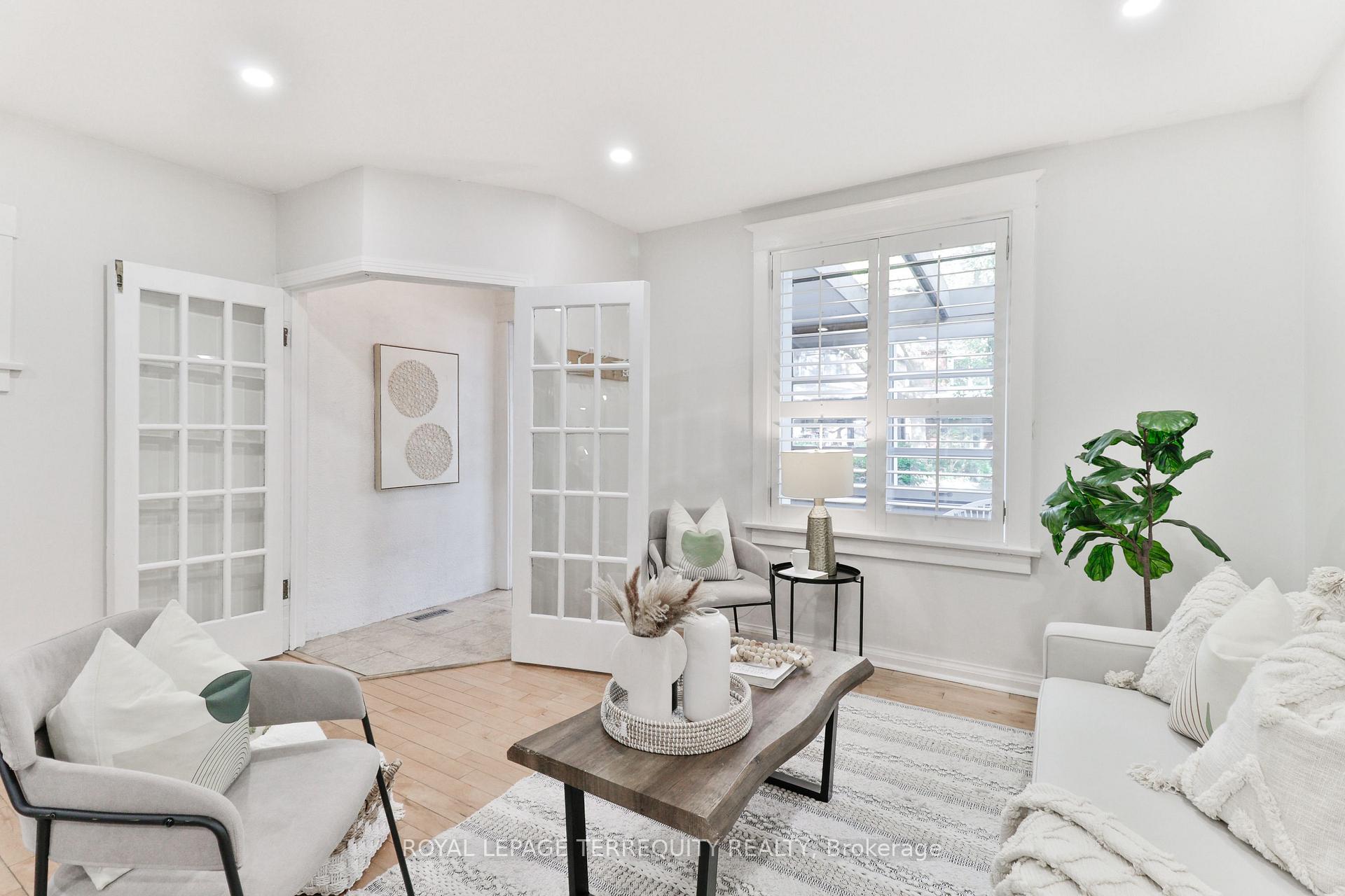 Photo 11 of 312 Kenilworth Avenue, Toronto, The Beaches — HOMEH