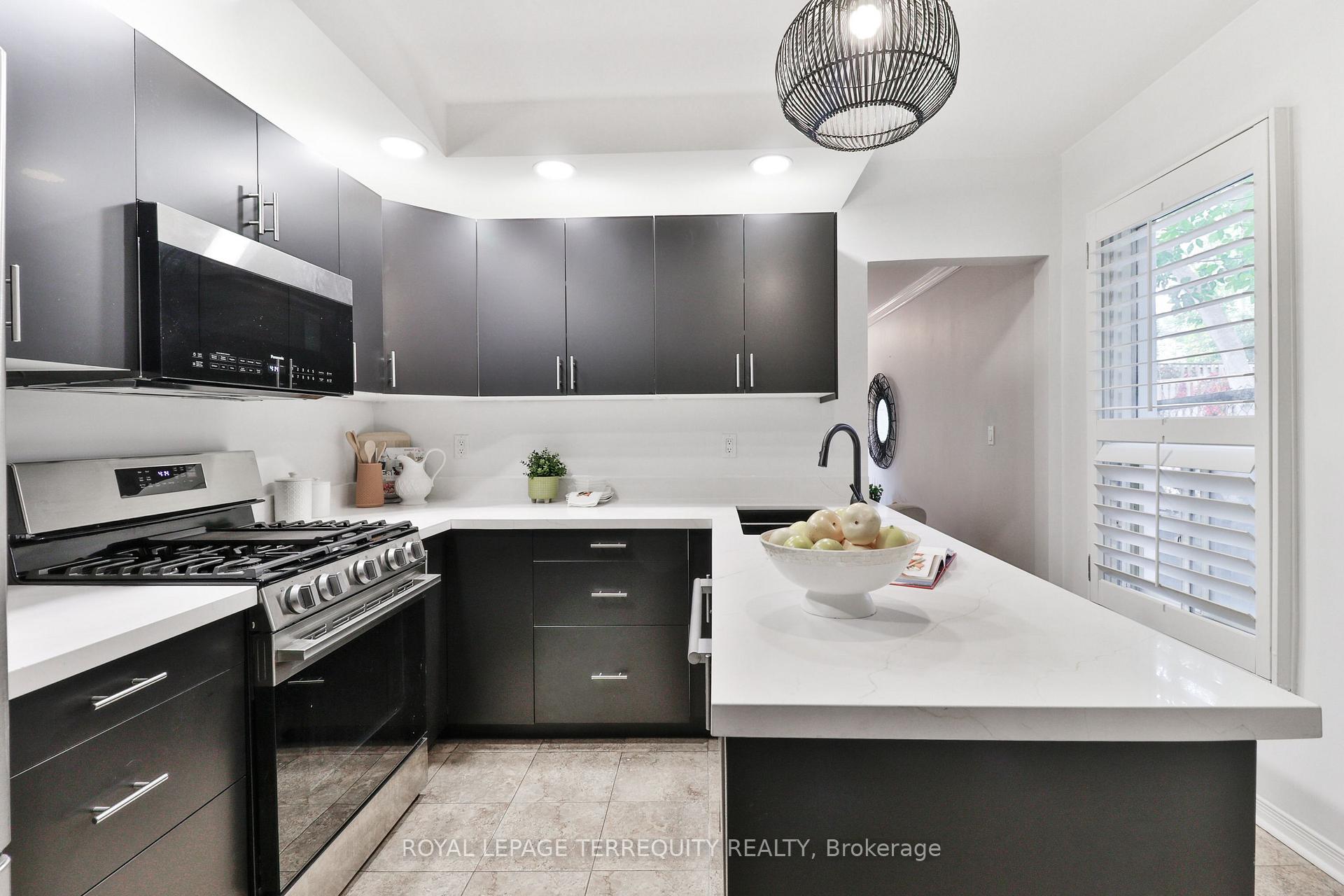 Photo 18 of 312 Kenilworth Avenue, Toronto, The Beaches — HOMEH