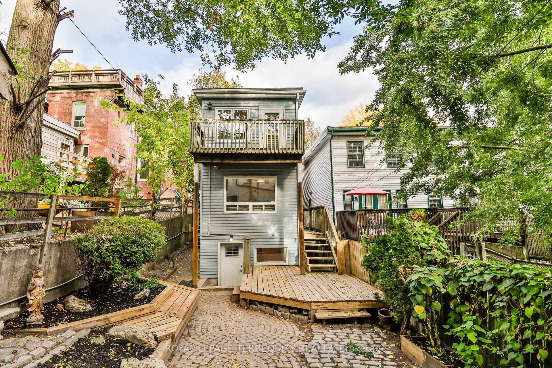 Photo 21 of 312 Kenilworth Avenue, Toronto, The Beaches — HOMEH