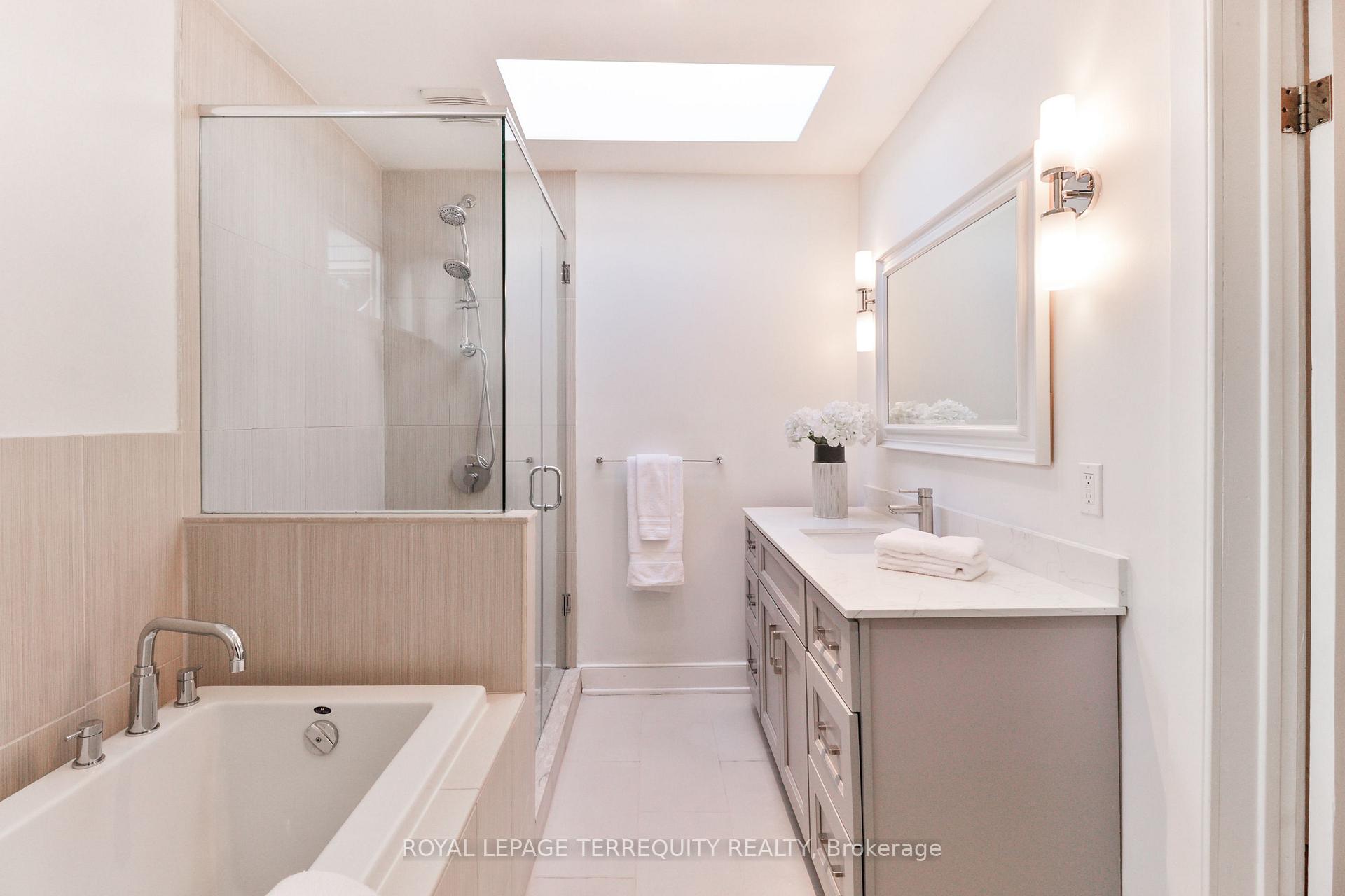 Photo 32 of 312 Kenilworth Avenue, Toronto, The Beaches — HOMEH