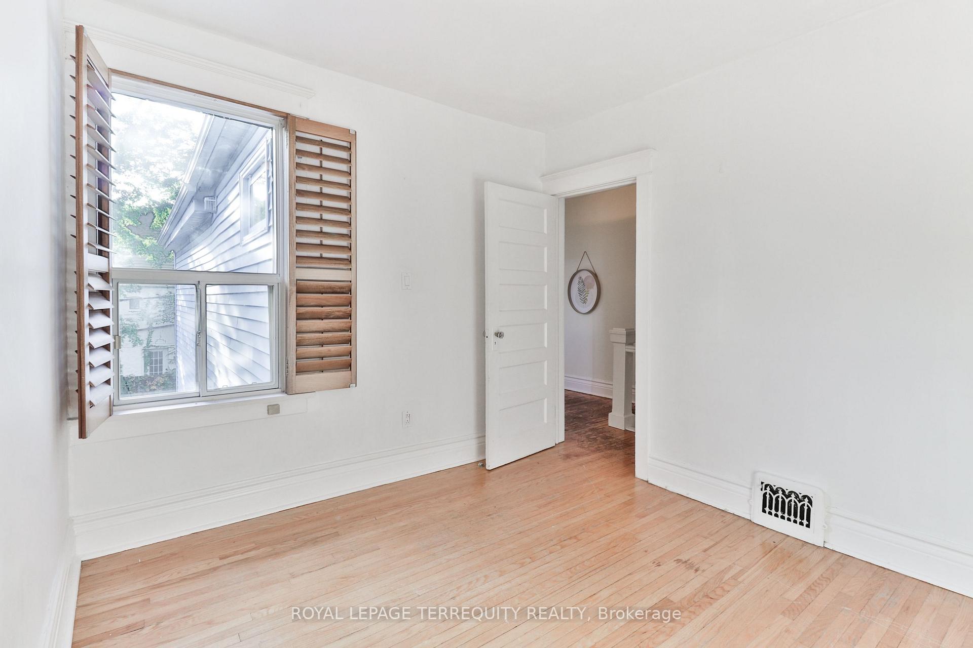 Photo 33 of 312 Kenilworth Avenue, Toronto, The Beaches — HOMEH