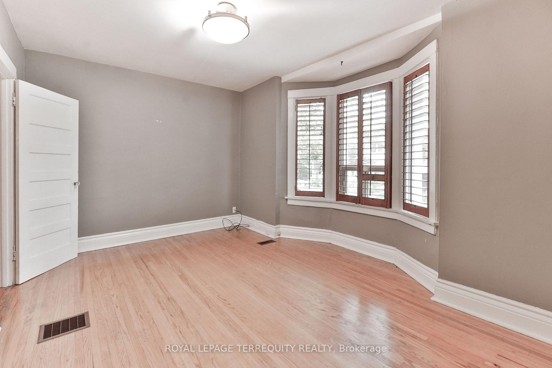 Photo 35 of 312 Kenilworth Avenue, Toronto, The Beaches — HOMEH
