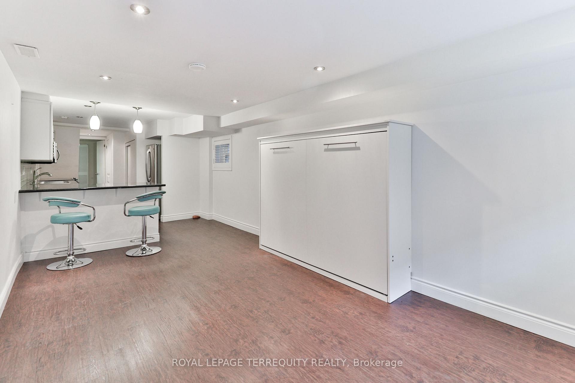 Photo 37 of 312 Kenilworth Avenue, Toronto, The Beaches — HOMEH