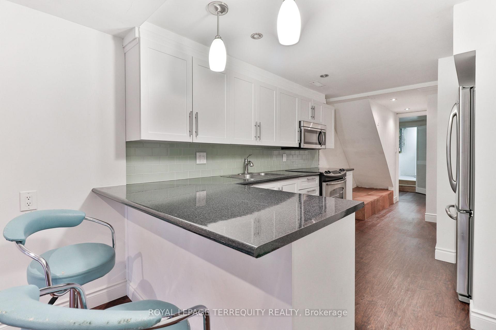 Photo 38 of 312 Kenilworth Avenue, Toronto, The Beaches — HOMEH