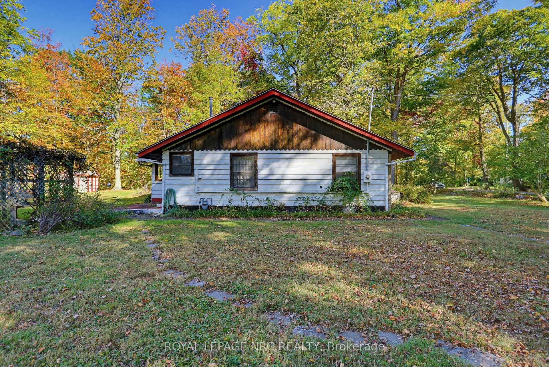 Photo 6 of 3052 Maple Avenue, Fort Erie, Ridgeway — HOMEH