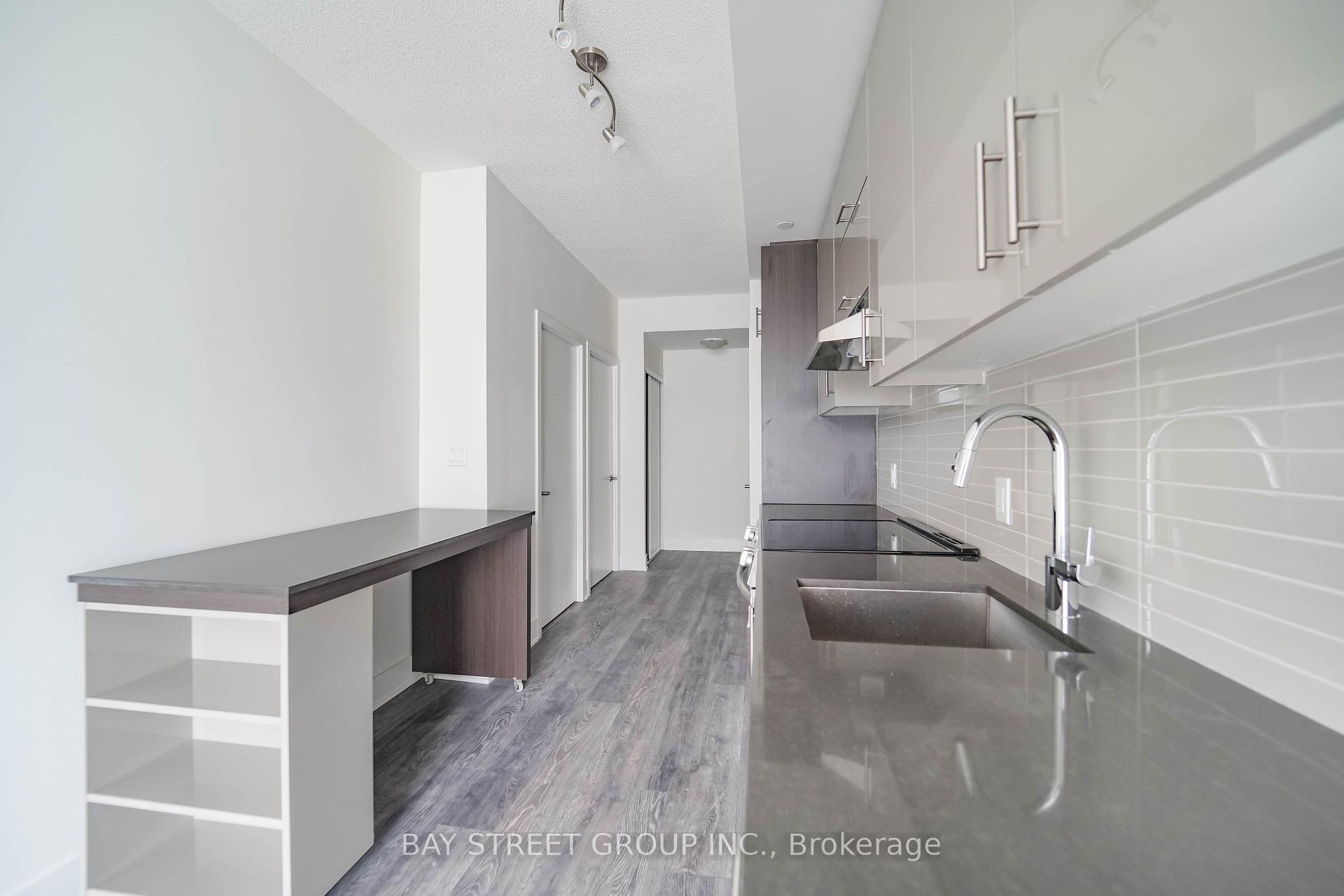Photo 13 of Unit 2016, 188 Fairview Mall Drive, North York, Don Valley Village — HOMEH