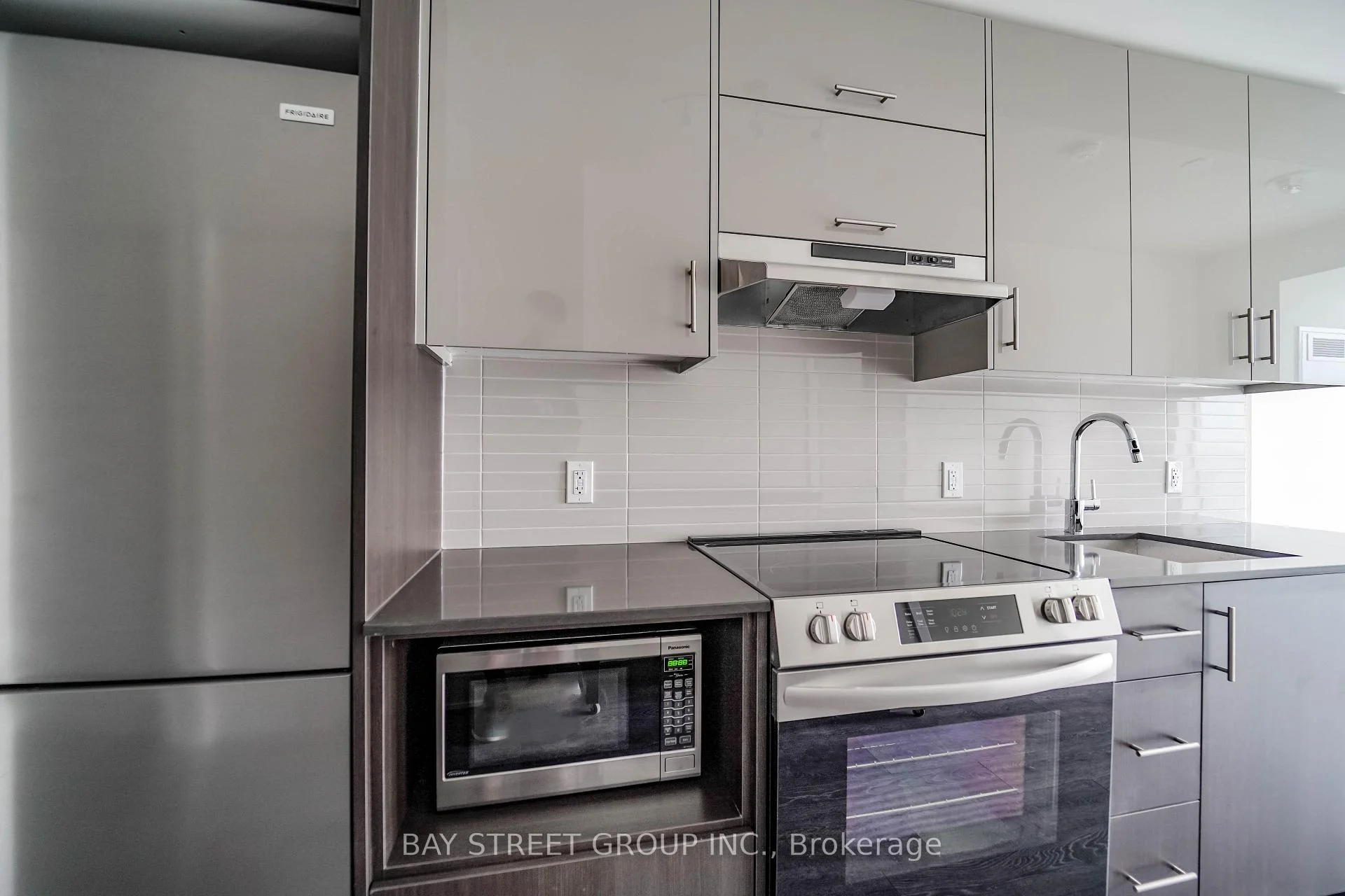 Photo 9 of Unit 2016, 188 Fairview Mall Drive, North York, Don Valley Village — HOMEH