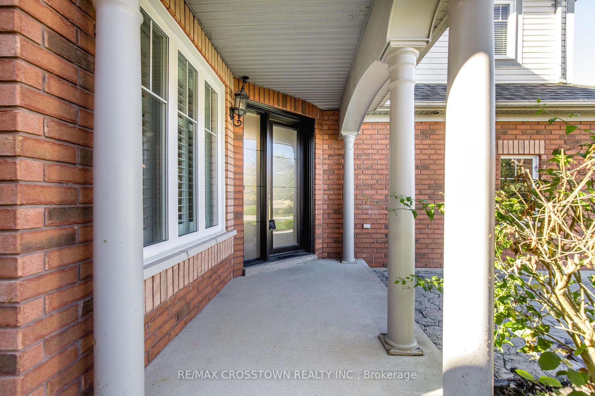 Photo 2 of 62 Windsor Crescent, Barrie, Innis-Shore — HOMEH