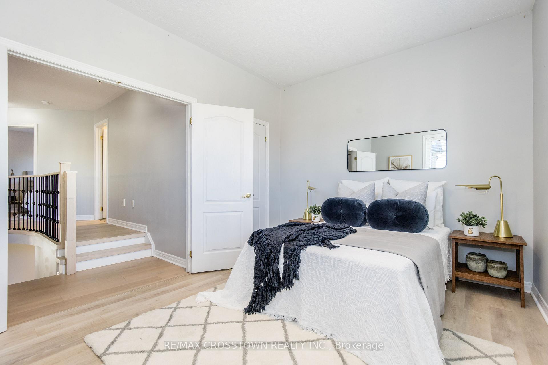 Photo 18 of 62 Windsor Crescent, Barrie, Innis-Shore — HOMEH