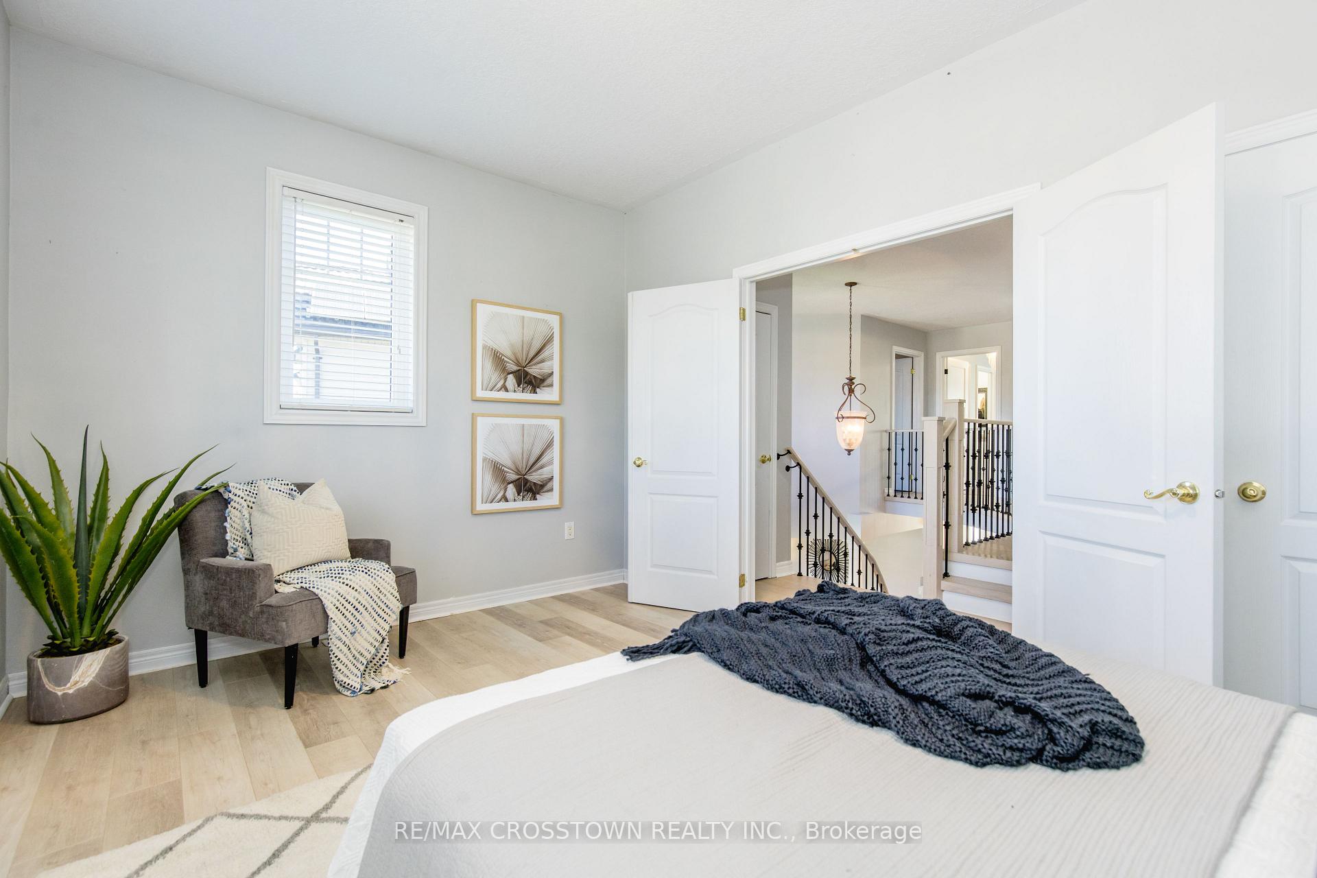 Photo 19 of 62 Windsor Crescent, Barrie, Innis-Shore — HOMEH