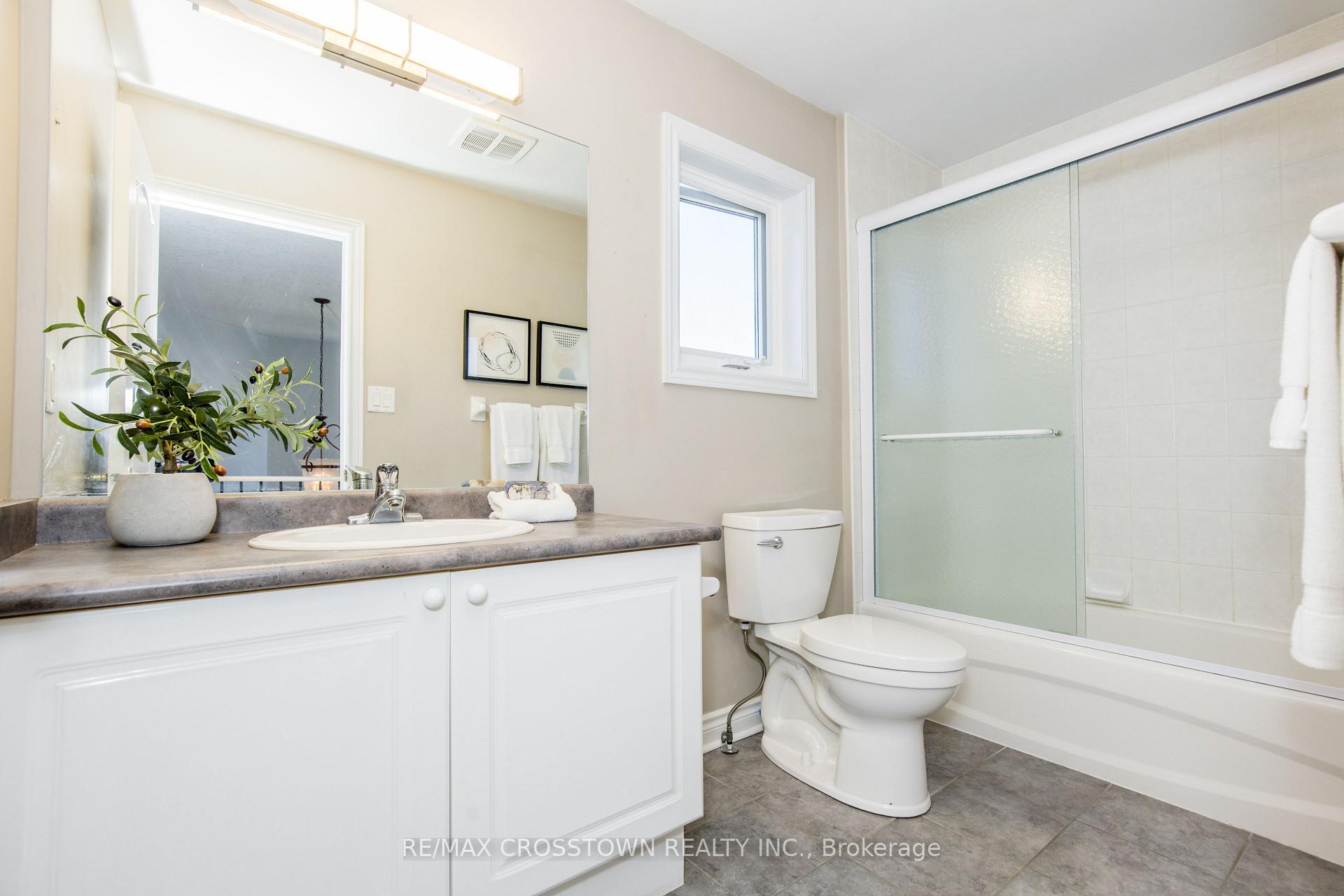 Photo 20 of 62 Windsor Crescent, Barrie, Innis-Shore — HOMEH