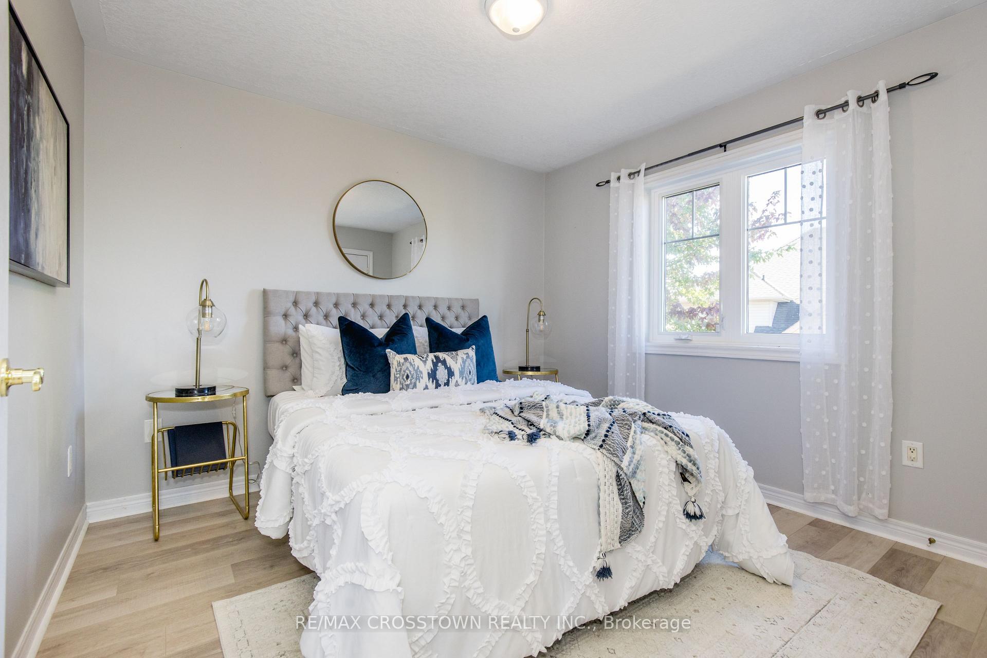 Photo 21 of 62 Windsor Crescent, Barrie, Innis-Shore — HOMEH