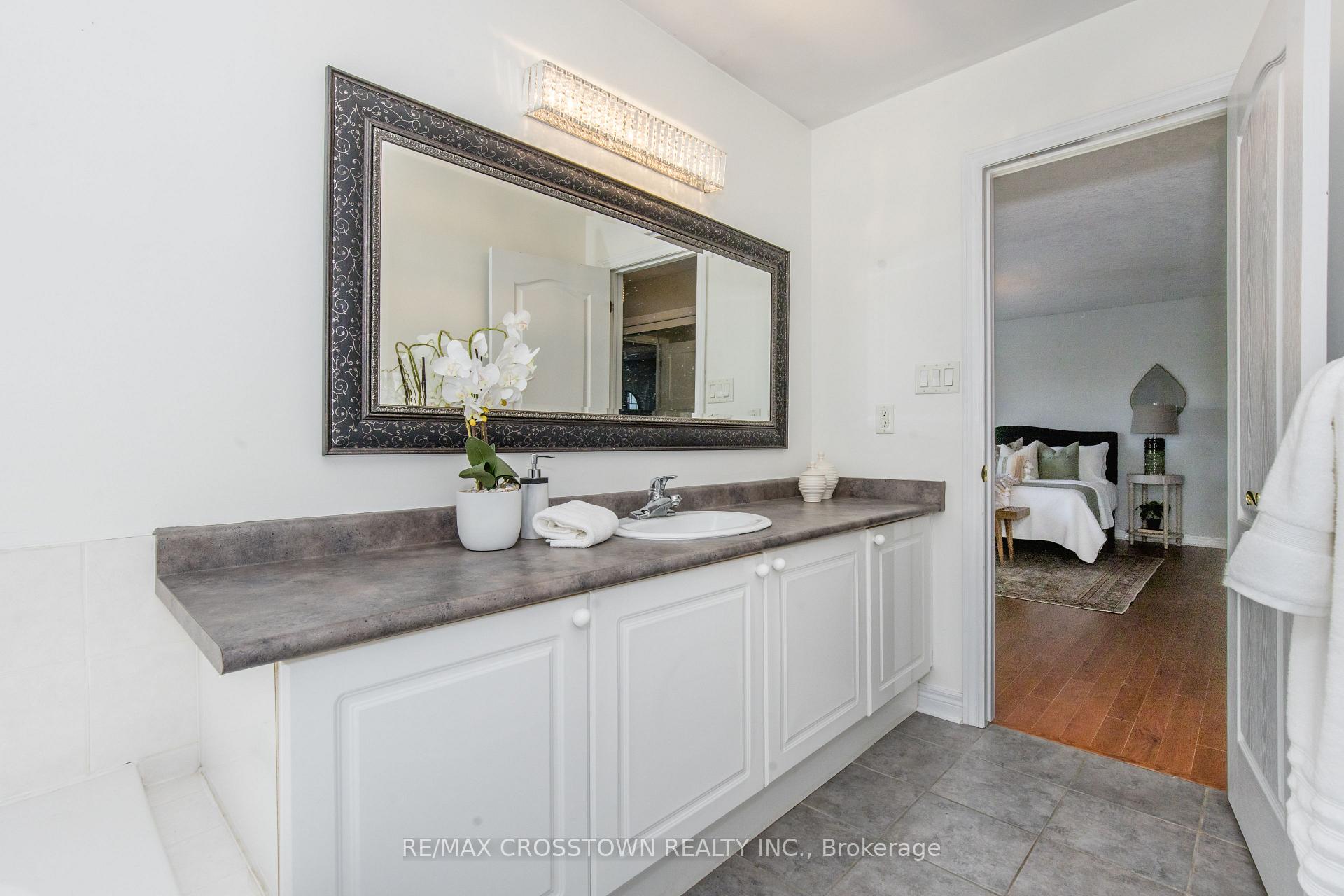 Photo 29 of 62 Windsor Crescent, Barrie, Innis-Shore — HOMEH
