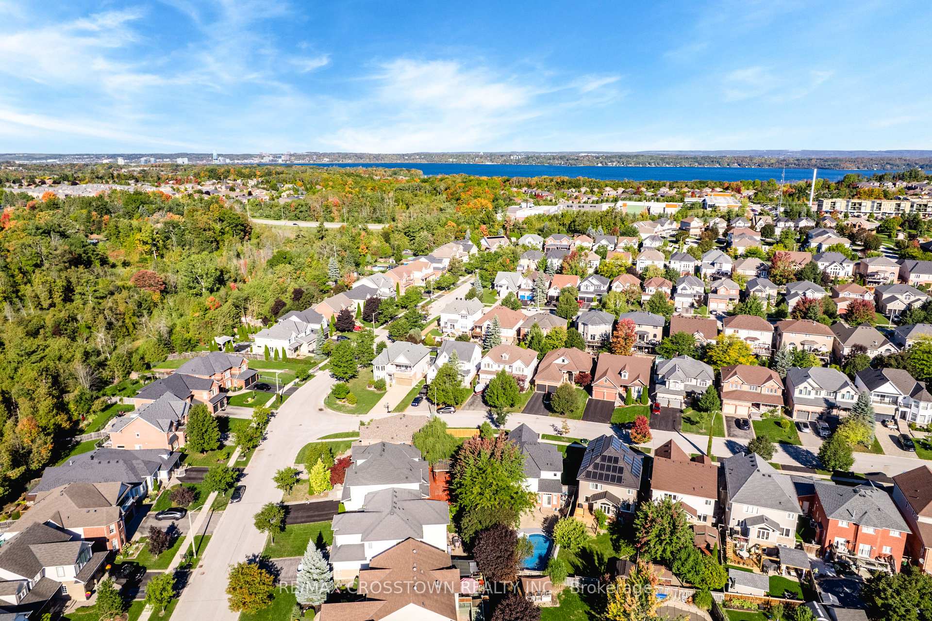 Photo 34 of 62 Windsor Crescent, Barrie, Innis-Shore — HOMEH