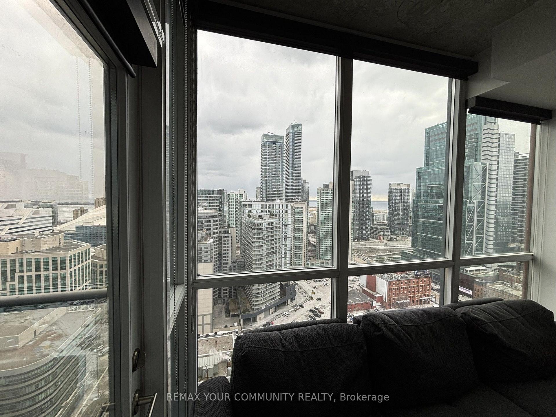 Photo 4 of Unit U2707, 88 Blue Jays Way, Toronto, Waterfront Communities — HOMEH